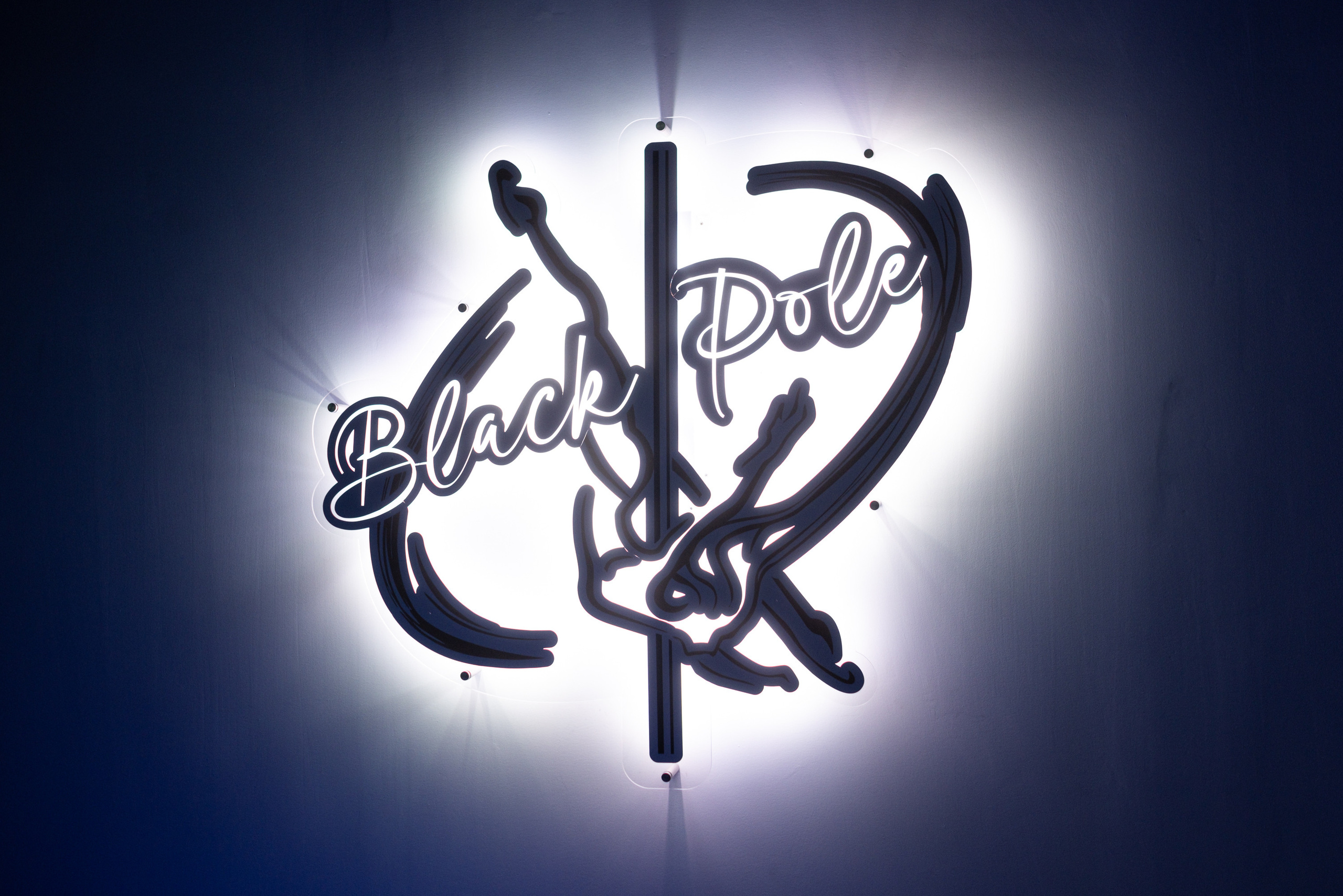 BLACK POLE. Репортажный фотограф в Казани Павел Серпокрылов