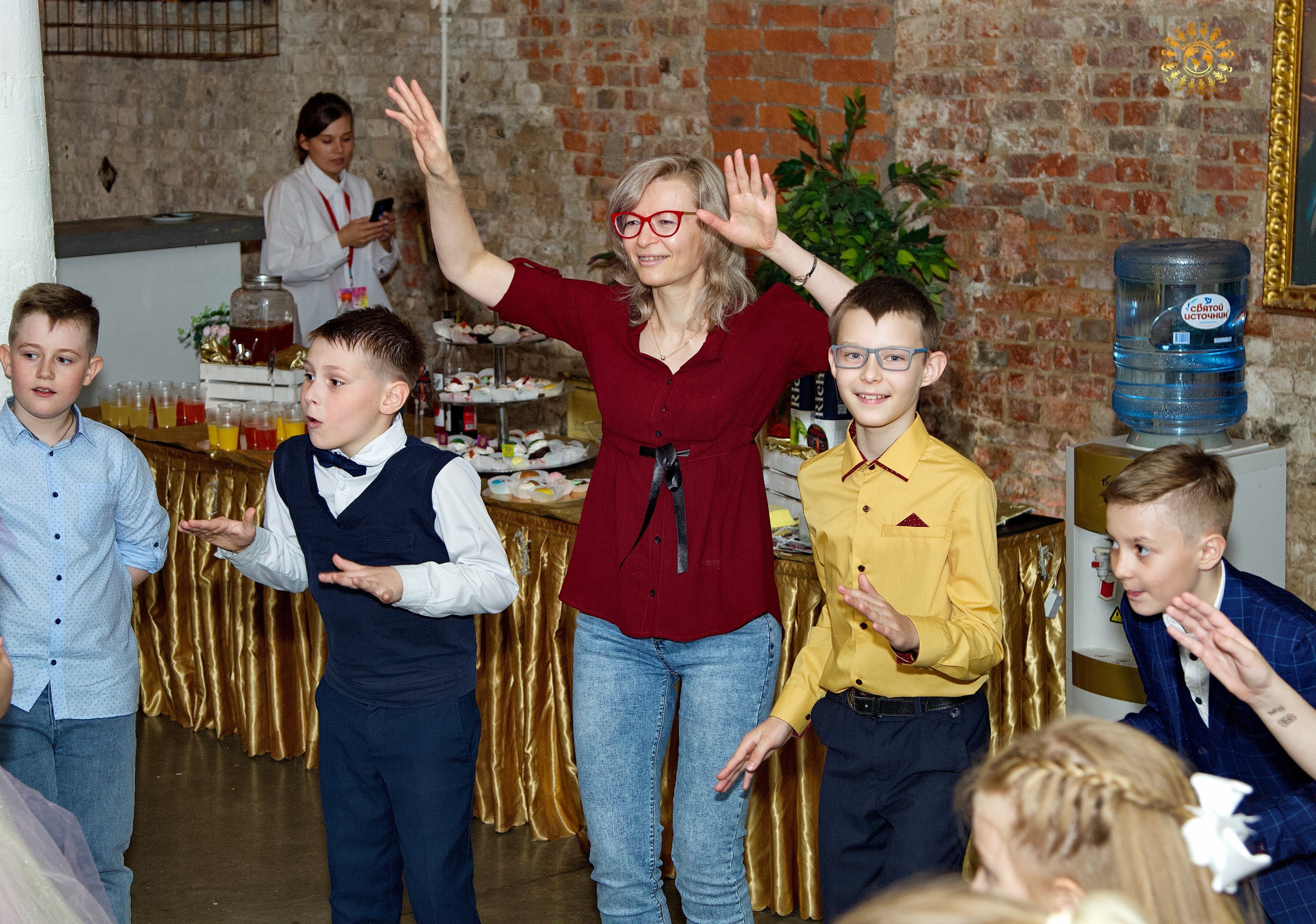 Выпускной 2023 (4-й класс, ММШ). Клуб Royal. Москва. Репортажная съемка в Москве и области. Анималистика