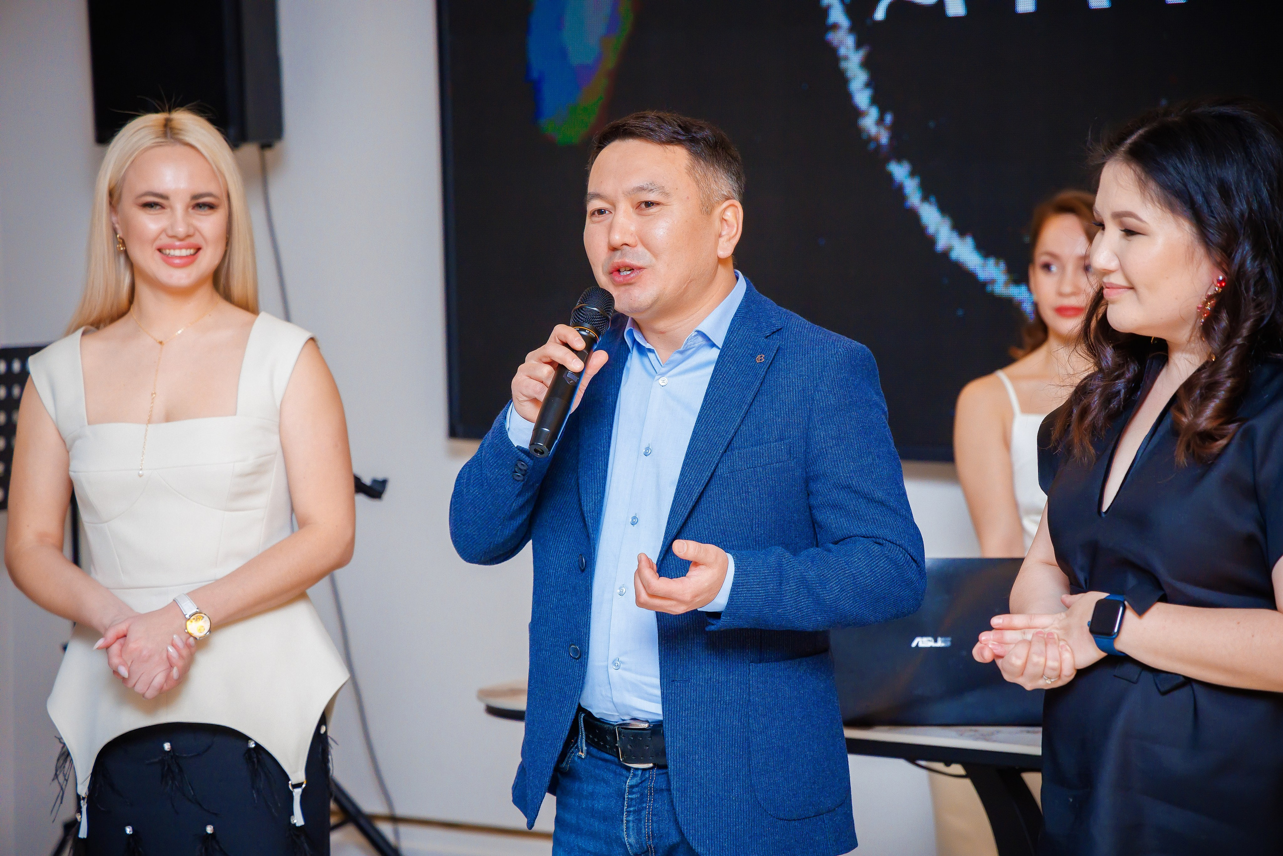 Мероприятие в заведении. Семейный и Свадебный фотограф в Астане Александр Астапов