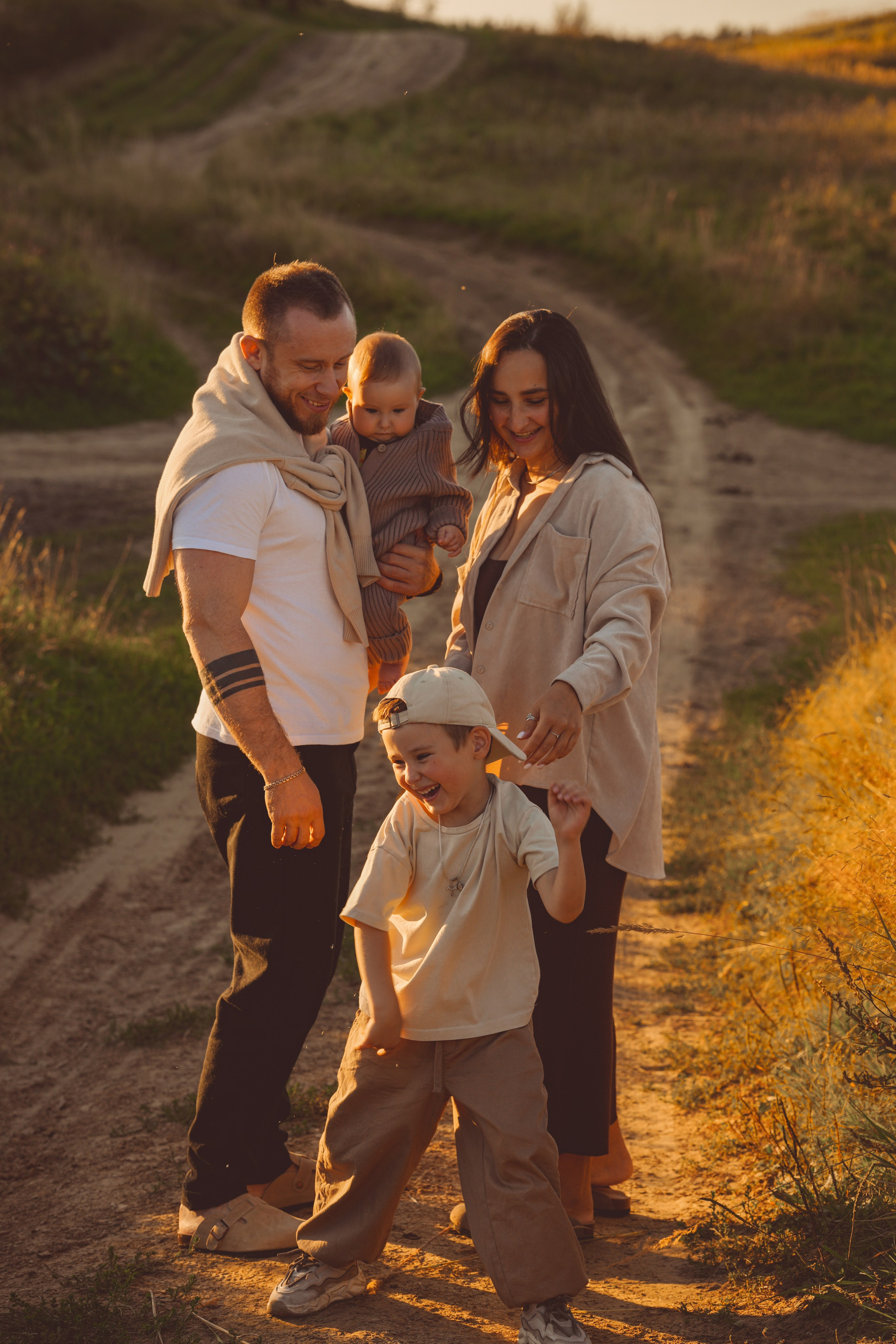 Семья Тони и Саши на закате. Семейный и портретный фотограф в Санкт-Петербурге Татьяна Гримоть