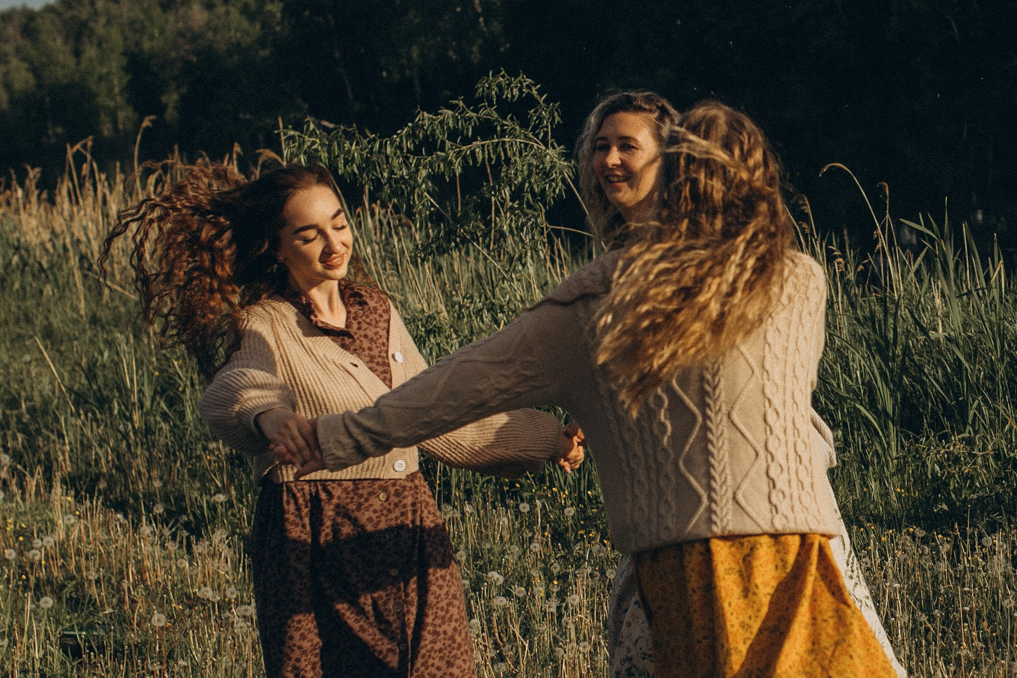 Настя с Дарьей и Ульяной. Семейный фотограф lifestyle в Новосибирске Елена Шпилевая