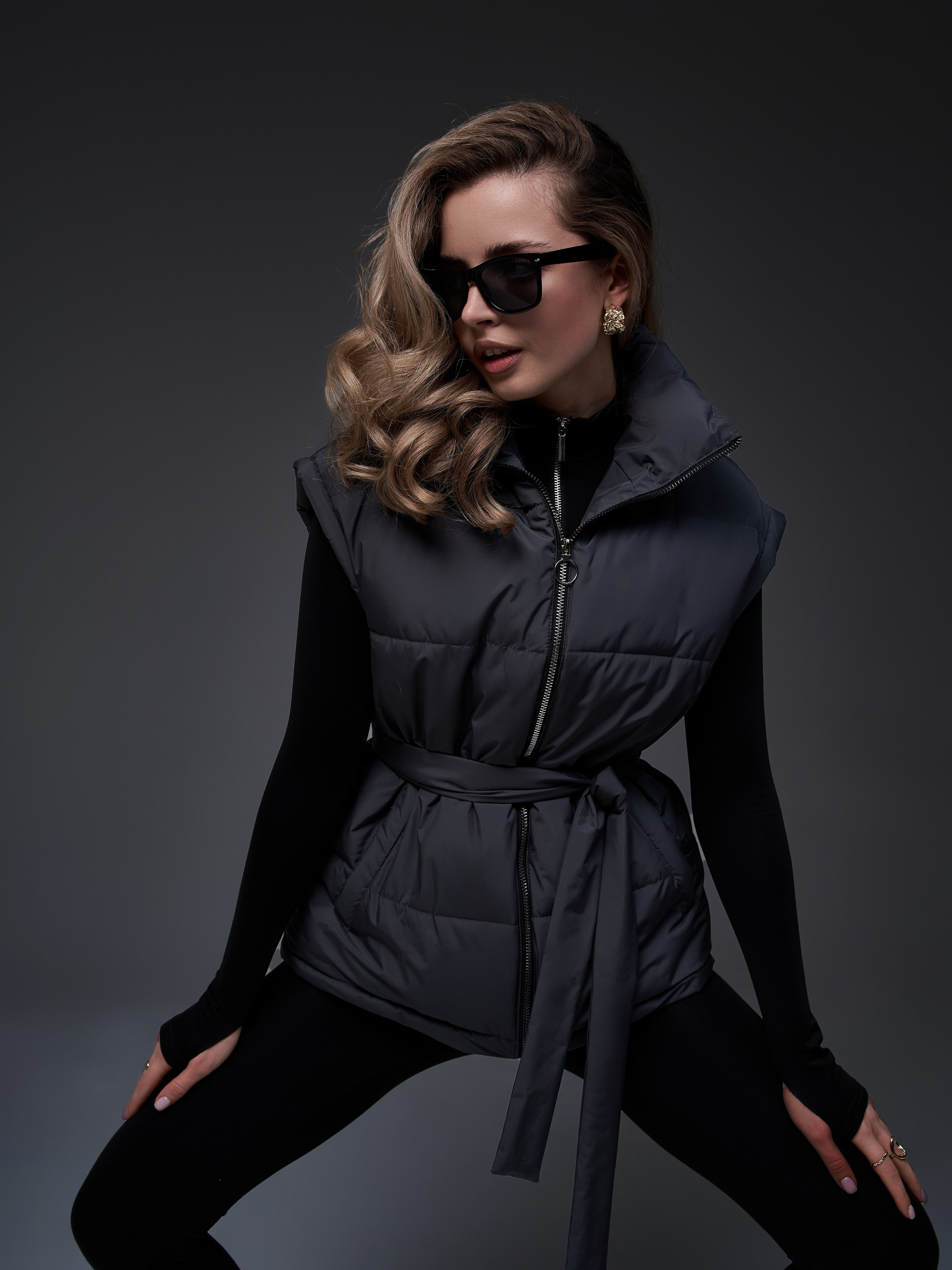 Желетки женские. Фотограф для маркетплейсов в Москве