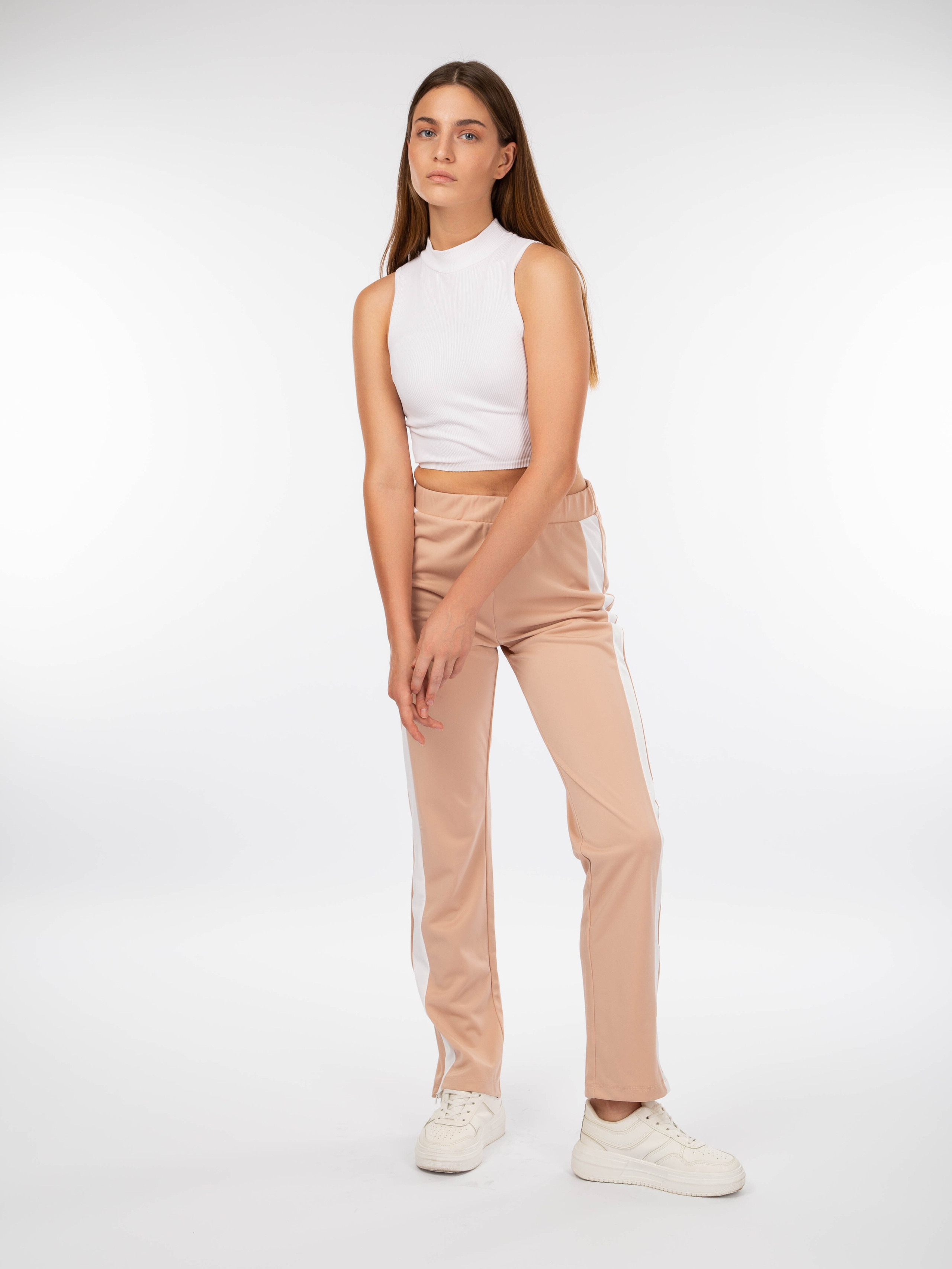 Модельная съемка одежды для брендов в Москве. Фотограф Анна Татаурова | Авторская фотосъемка в Москве