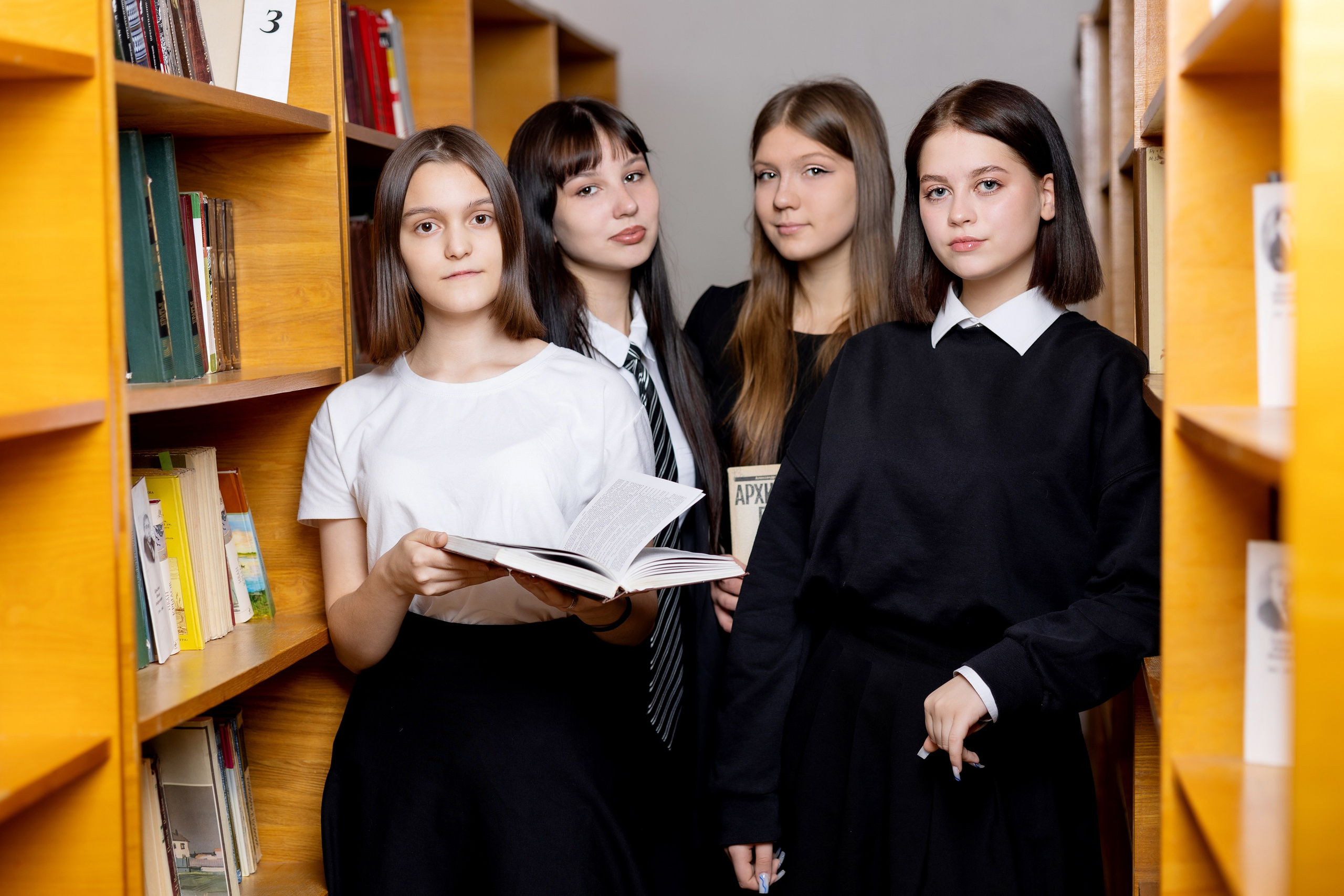 Гимназия Новоскул. Выпускные альбомы. Школьный и семейный фотограф Виктория Игнатьева