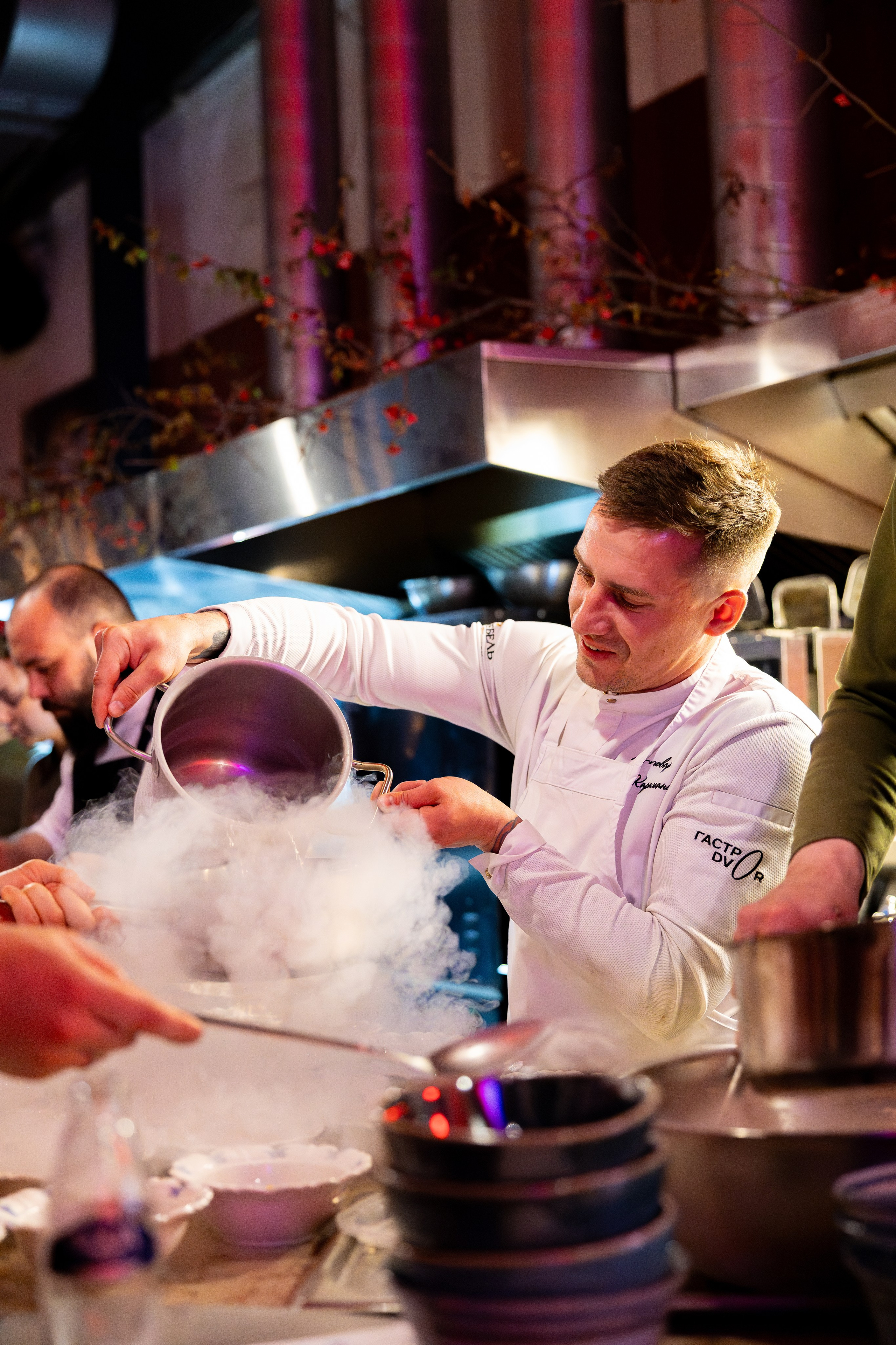 Азия в Гастродворе. Дженбаз Павел — фотограф в Ялте