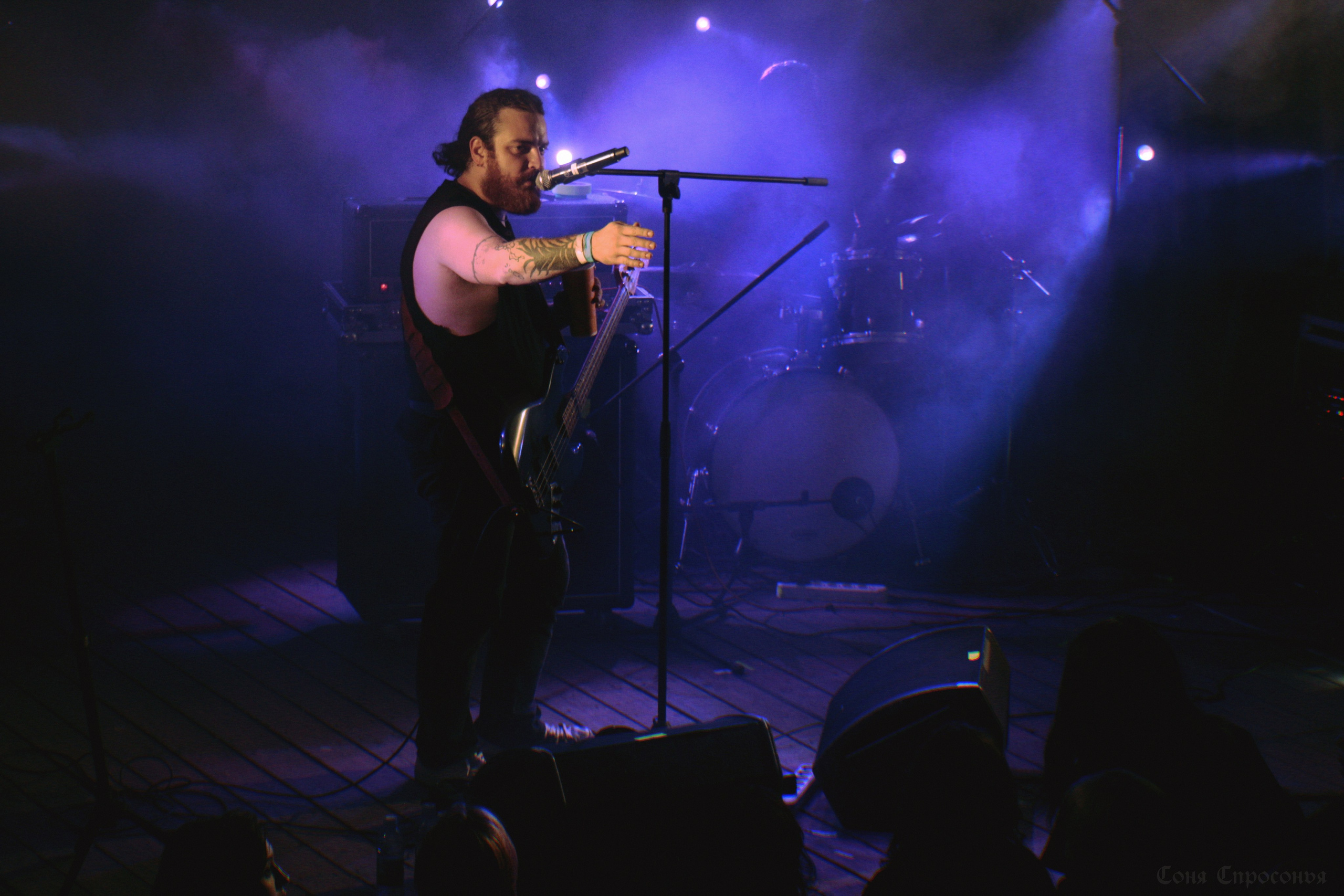 Синестетик 26.08.23. Концертный и портретный фотограф в Москве Соня Спросонья