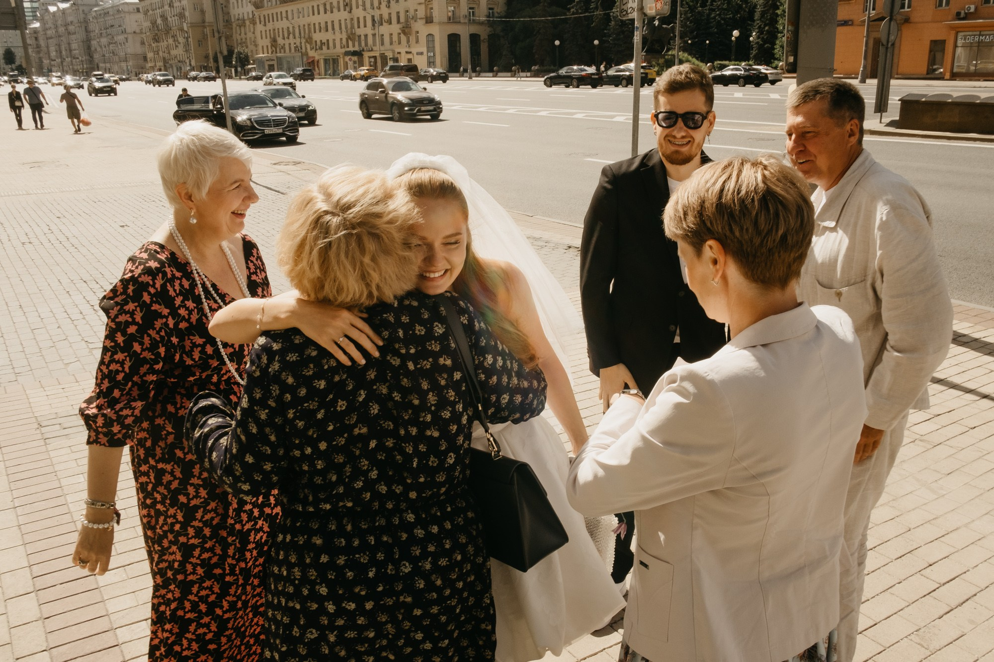 «ты красивый» — «нет, ты!». Свадебный фотограф Александра Тюлякова