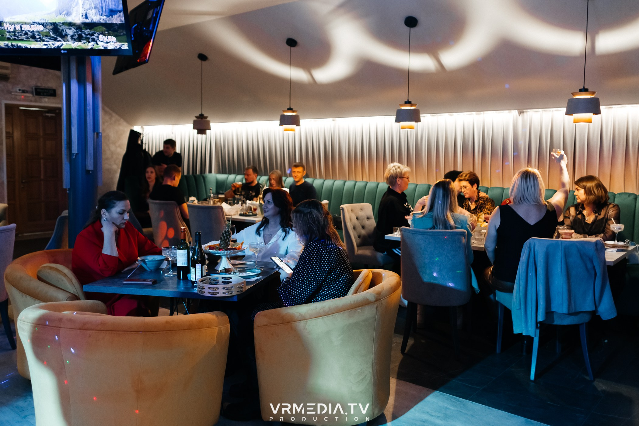 Открытие караоке-зала в «Империи»