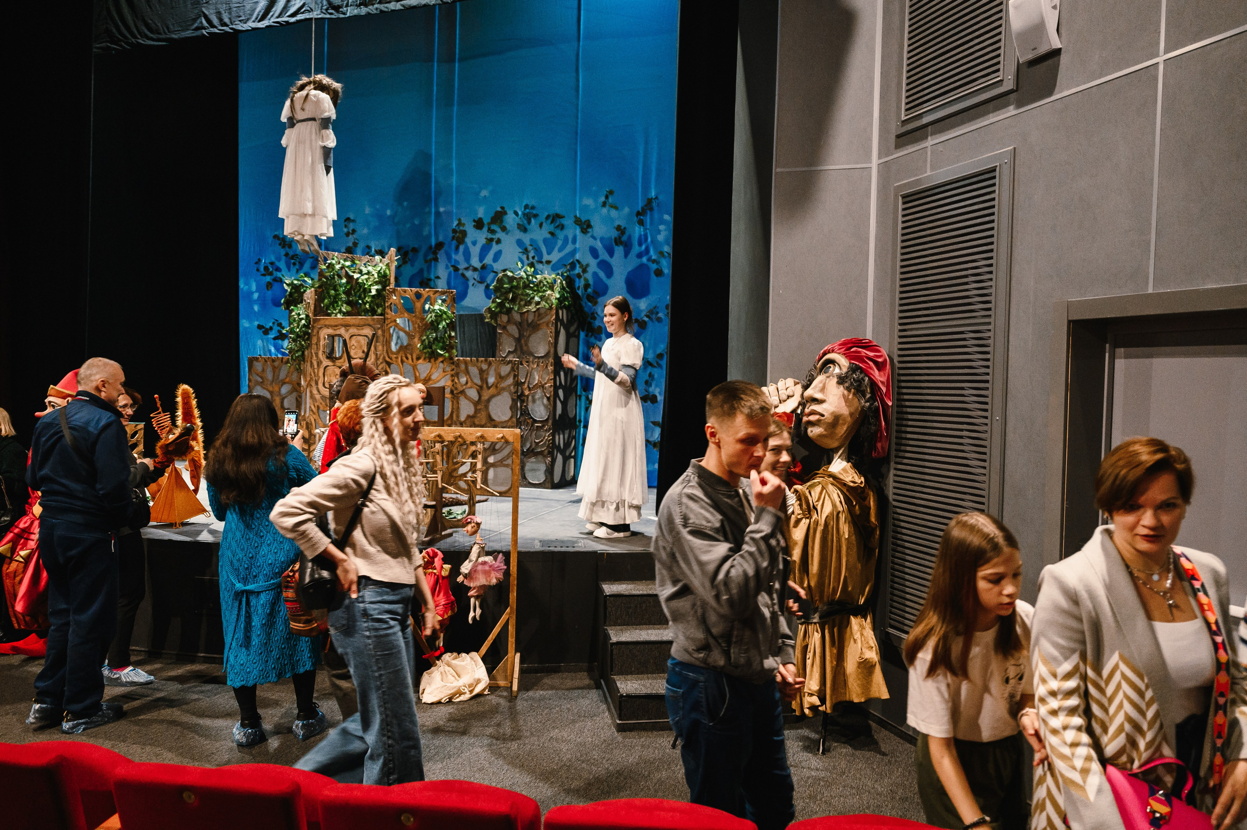 Ночная экскурсия в Театре Кукол. Свадебный и просто хороший фотограф в Челябинске