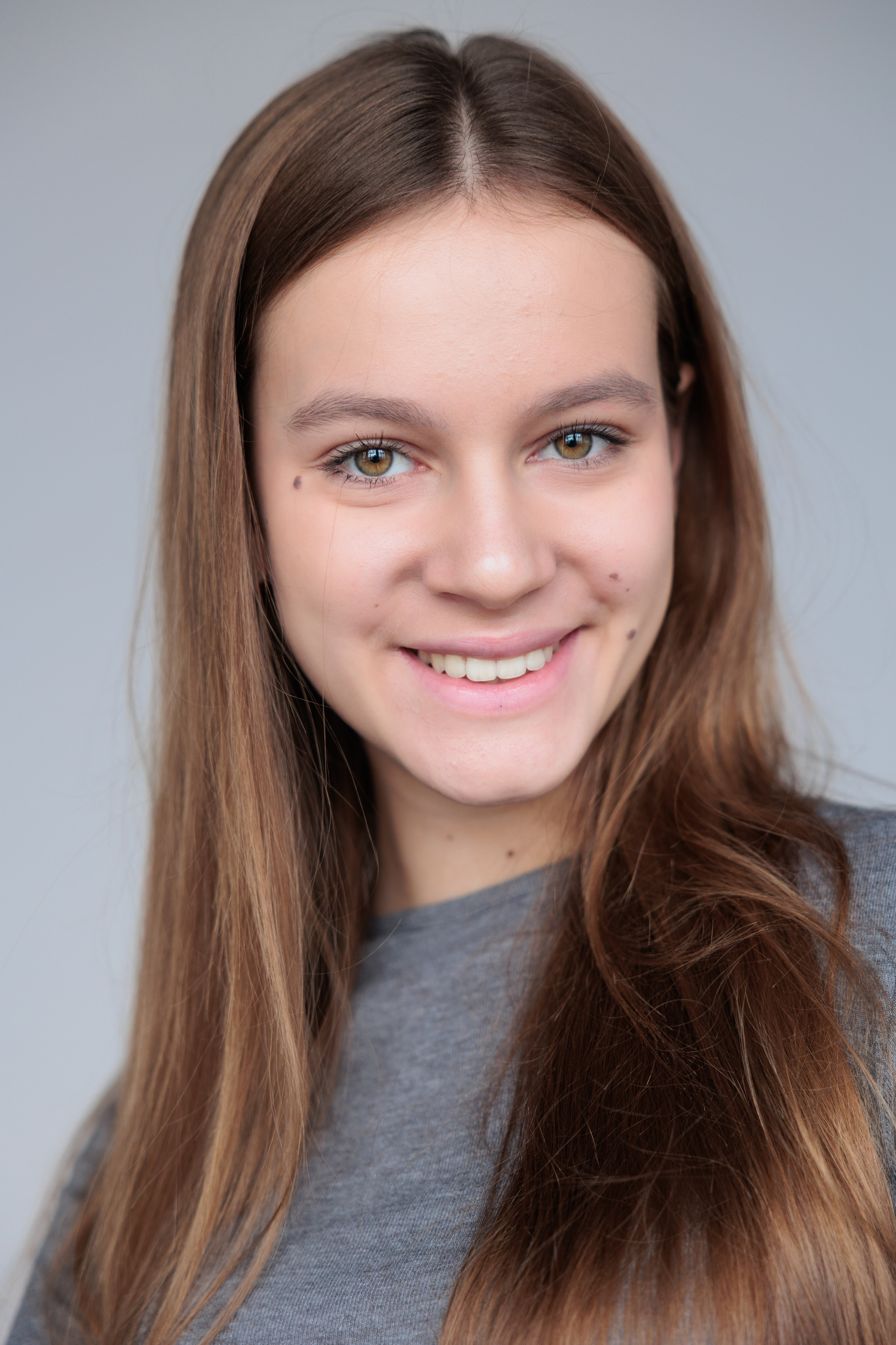 ПОЛИНА. Я фотограф из Москвы к Вашим услугам