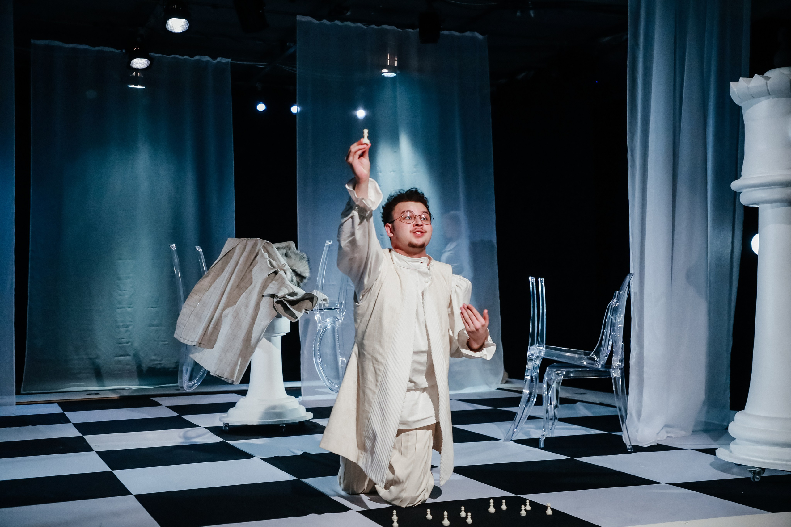 «Дядюшкин сон». Молодёжный театр алтая. Режиссер Дарья Камошина. Фоторепортаж. Театральная фотосъёмка