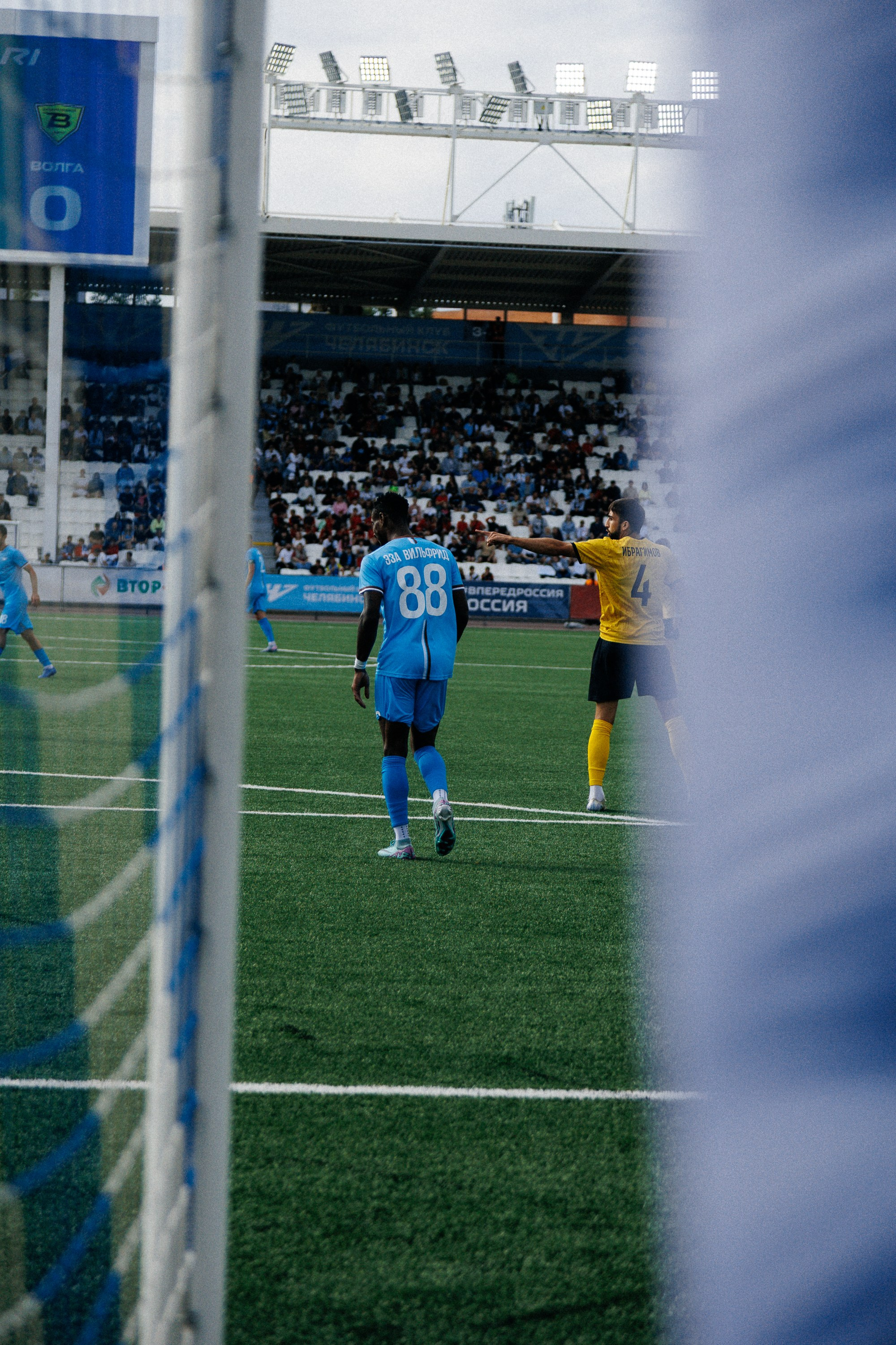 ФК ЧЕЛЯБИНСК Х ФК ВОЛГА. Репортажный фотограф Макс Брагин