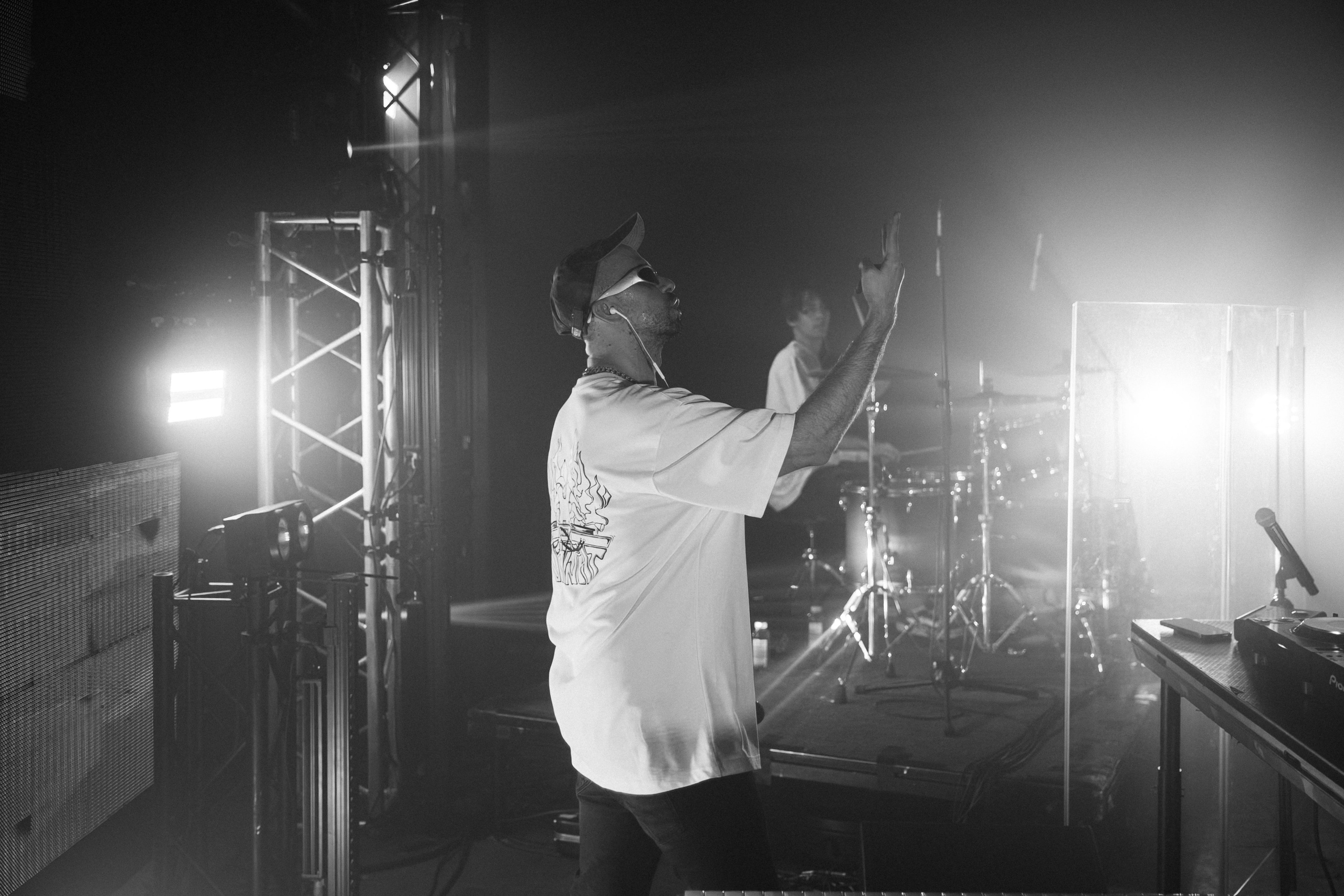 Фотоотчёт и репортаж с концерта группы GAYAZOV$ BROTHER$. Красильников Евгений — профессиональный фотограф в Ростове-на-Дону