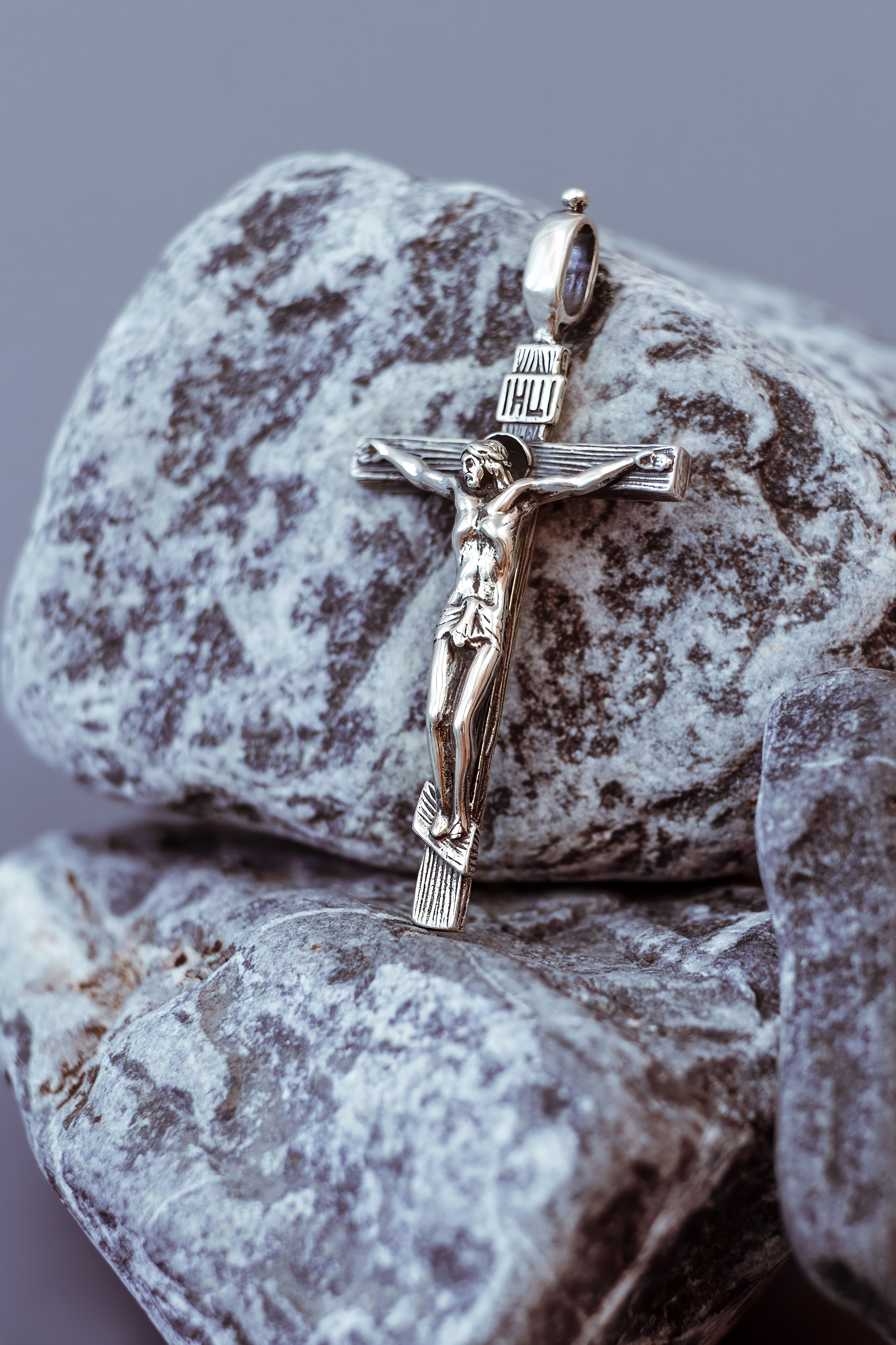 Съемка серебряных украшений в Санкт-Петербурге. Фотосессия для маркетплейсов