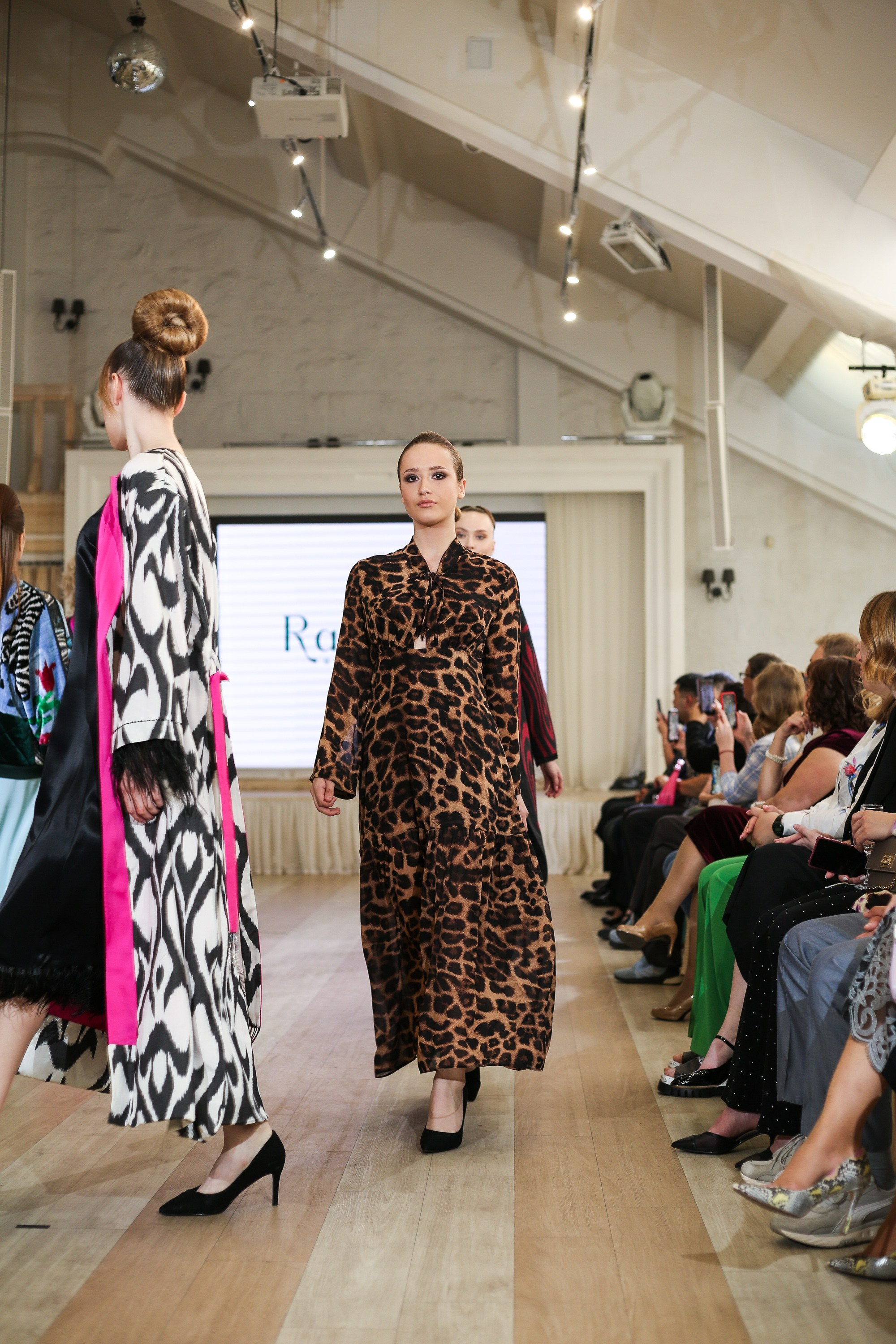 Модный показ в Paradise. Портретный и репортажный фотограф. Мыльников Илья