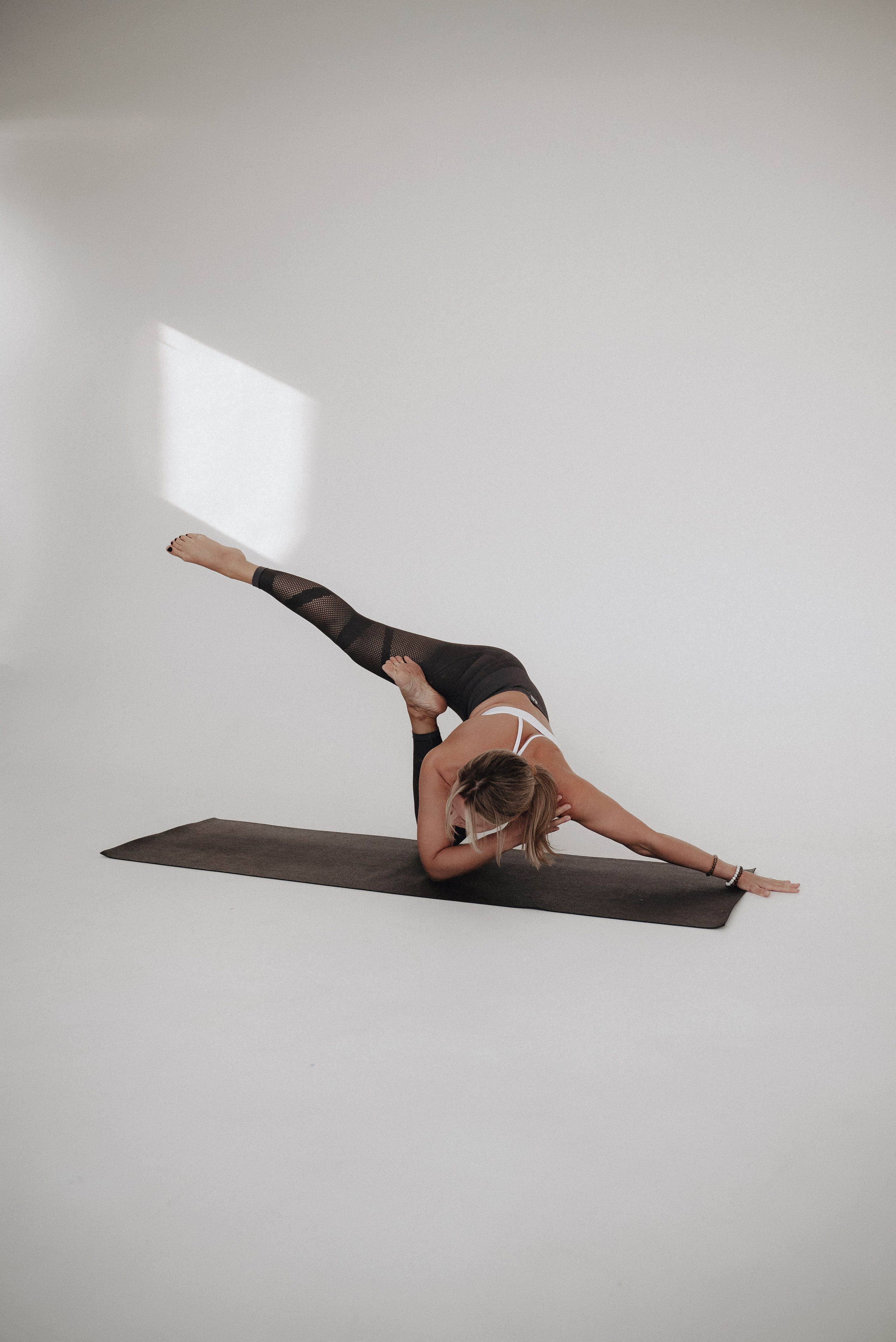 Елена Шахова, йога-тичер. Екатерина Курбанова. Женский фотограф