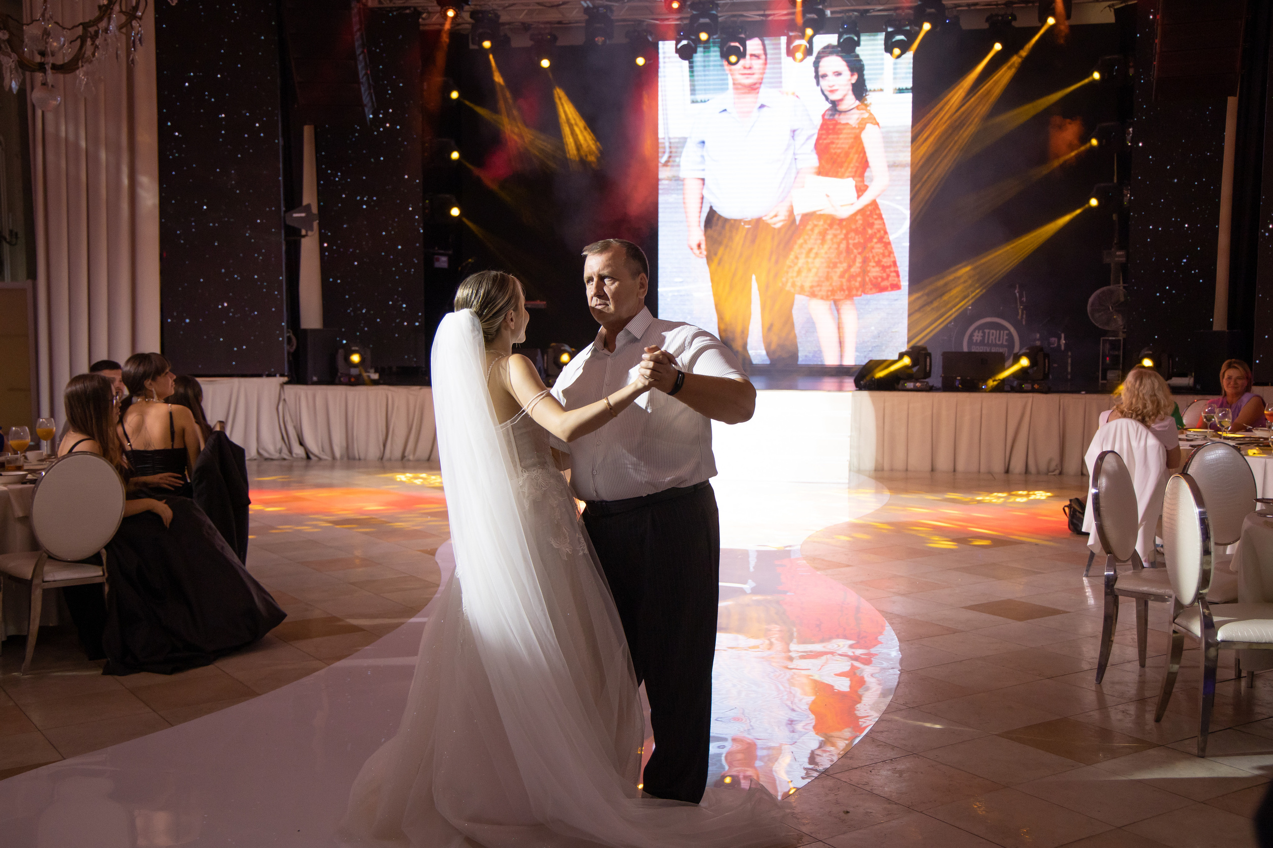 Олеся и Чжоу. Свадебный фотограф Иван Петров