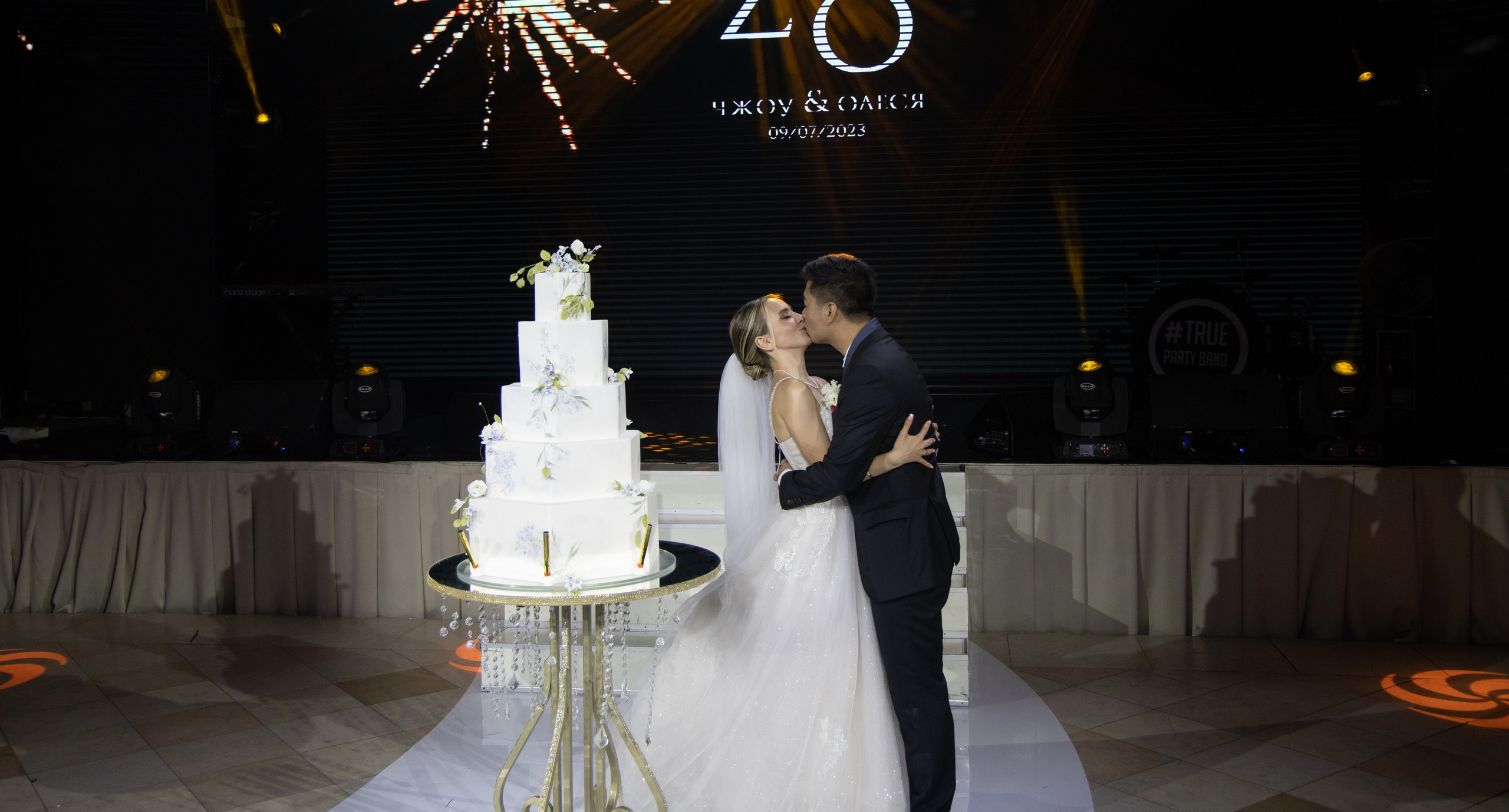 Олеся и Чжоу. Свадебный фотограф Иван Петров