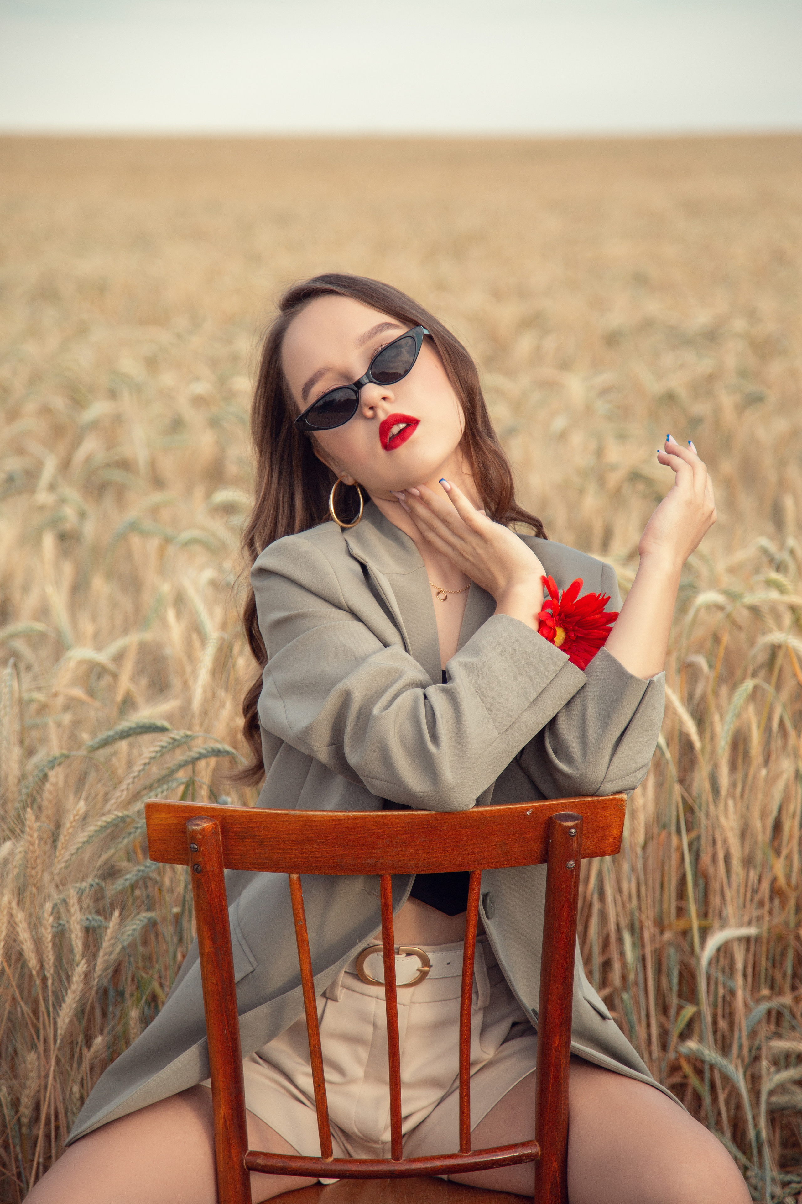 Фотосессия в пшенице — женский портрет в золотых полях | Анна Татаурова, Москва. Фотограф Анна Татаурова | Авторская фотосъемка в Москве