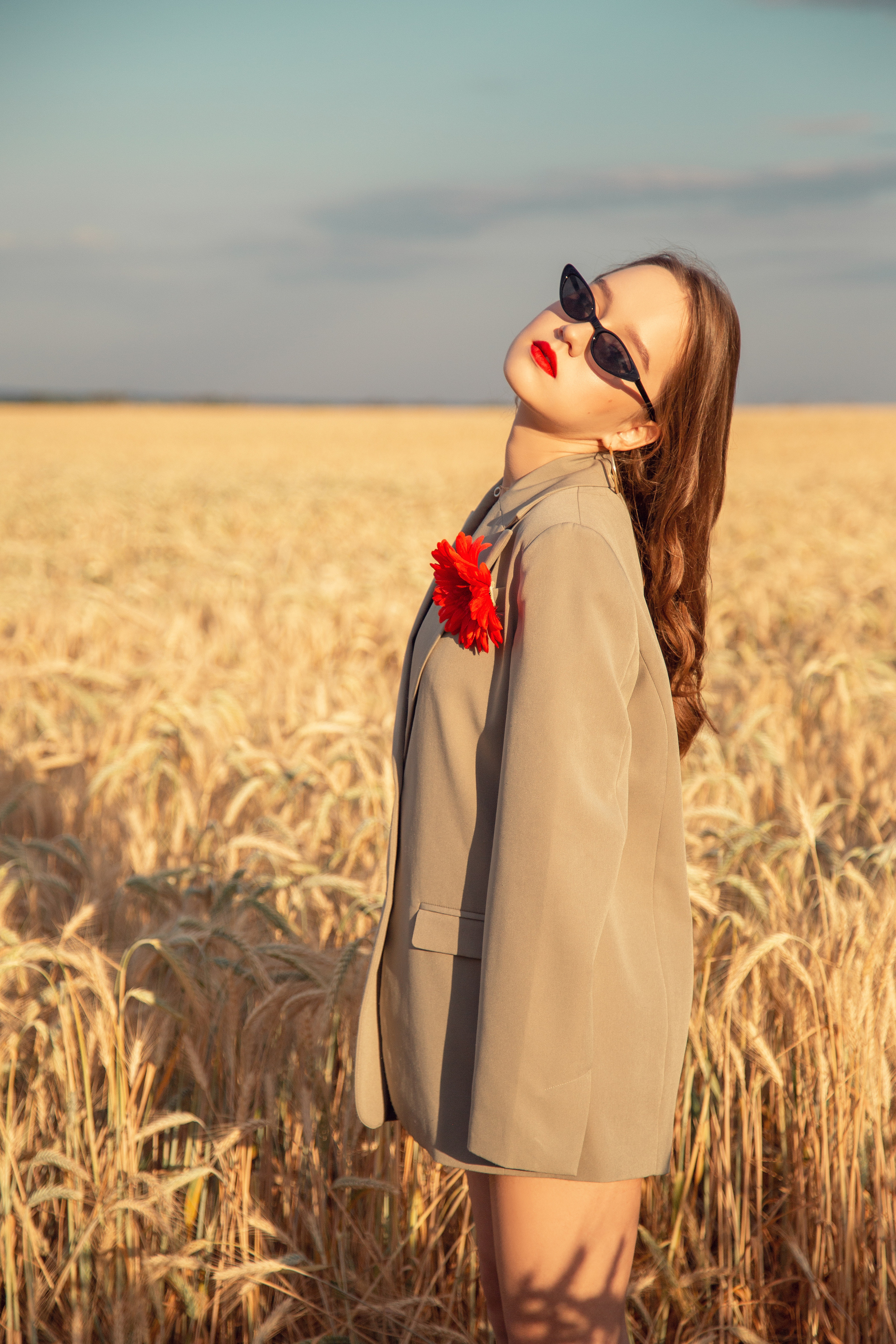 Фотосессия в пшенице — женский портрет в золотых полях | Анна Татаурова, Москва. Фотограф Анна Татаурова | Авторская фотосъемка в Москве