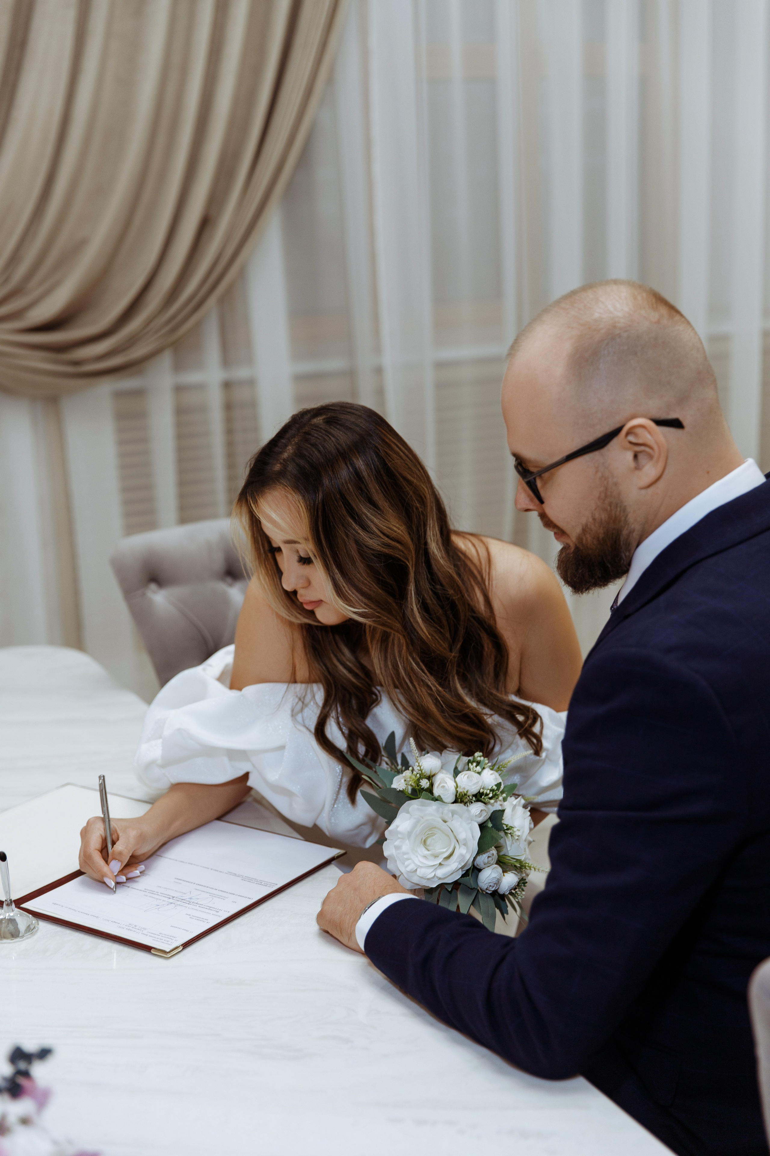 Свадебная регистрация в Кутузовском ЗАГС. Фотограф Александра Сыщенко