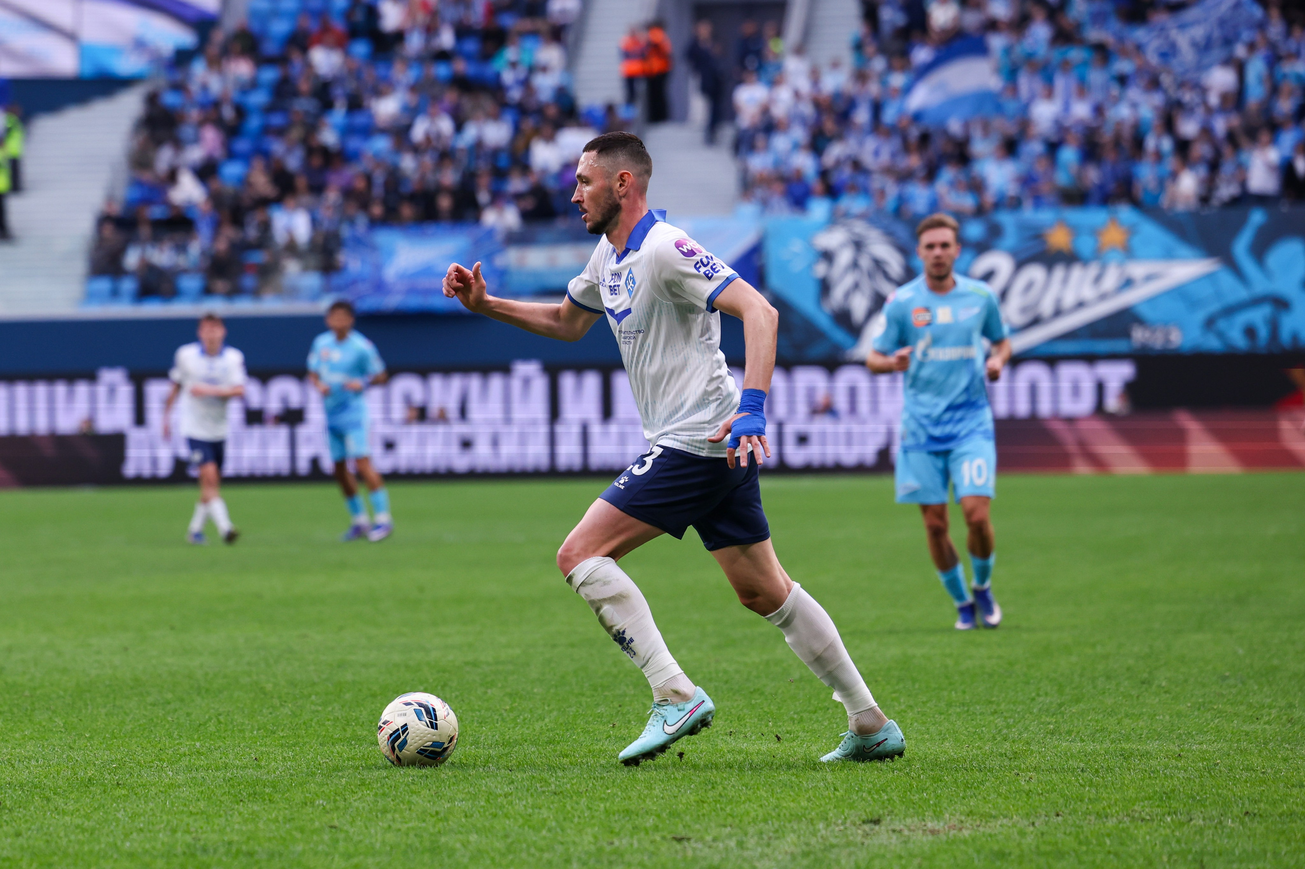 ФК «Зенит» — ФК «Крылья советов». Спортивный и репортажный фотограф Антон Тереханов