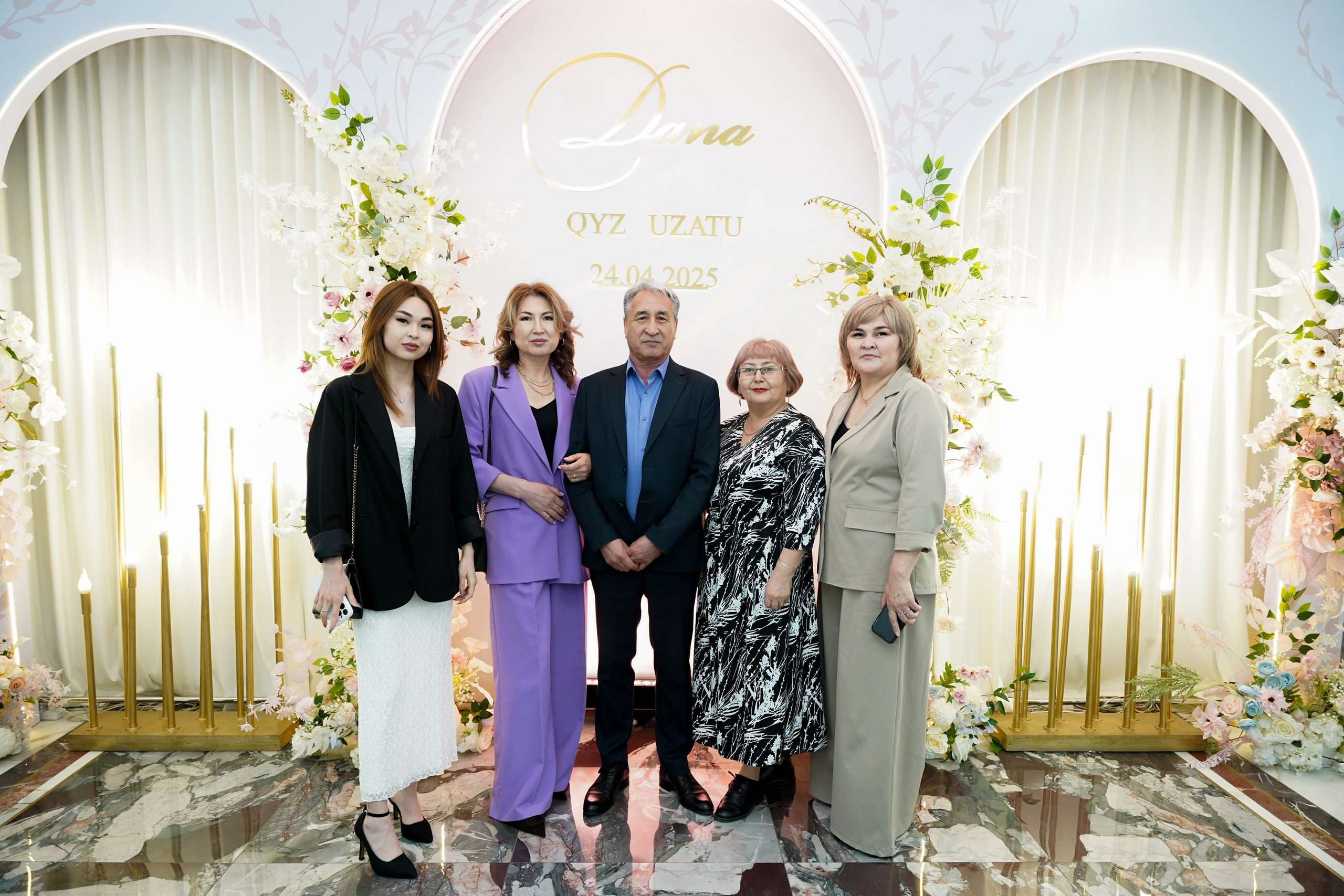 Dana uzatu. Фотограф Ернар Ержанов