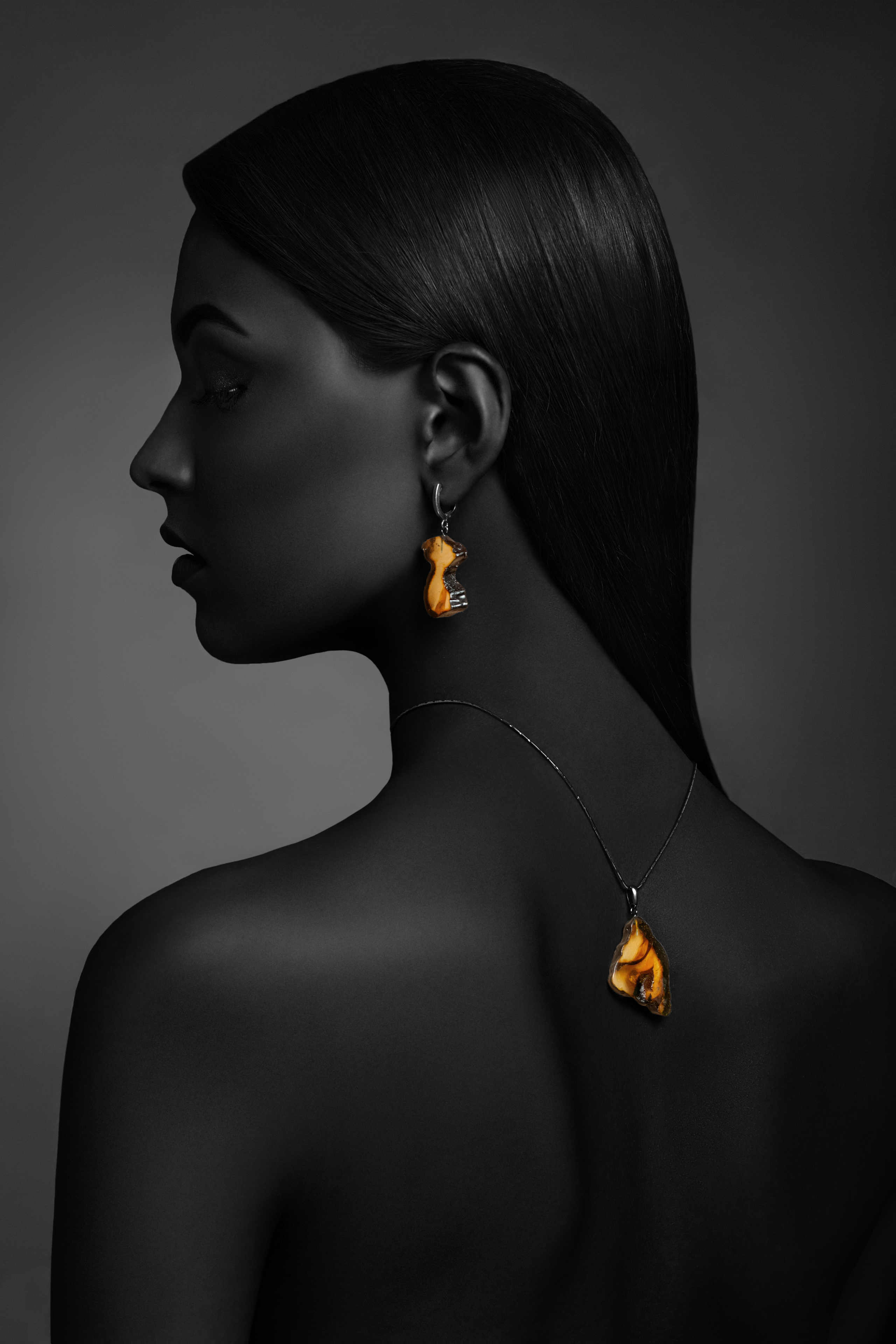 Рекламная съемка янтарных украшений для Blosberrys. Фотостудия «Gelios». Фотосессии в Калининграде