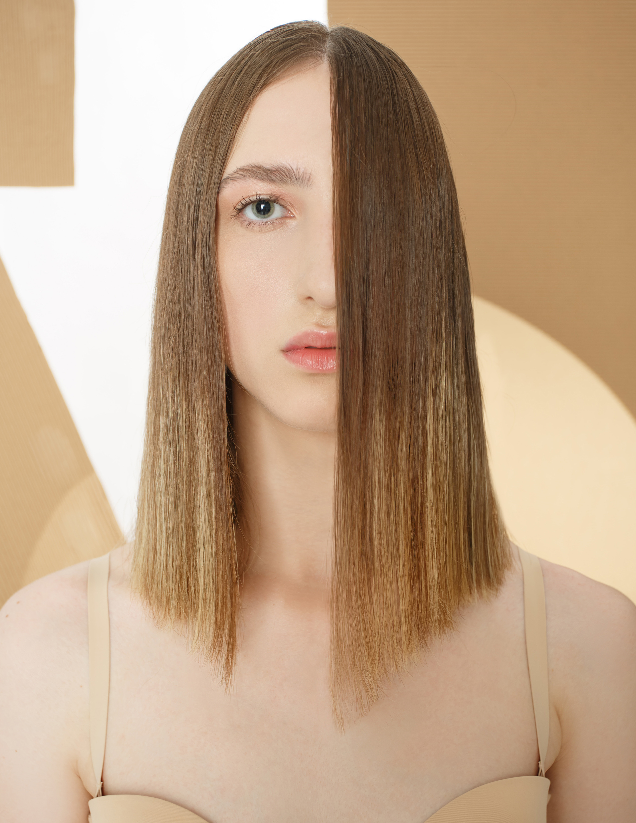 Контент-съемка для магазина одежды в эстетике кубизма. Фотостудия «Gelios». Фотосессии в Калининграде