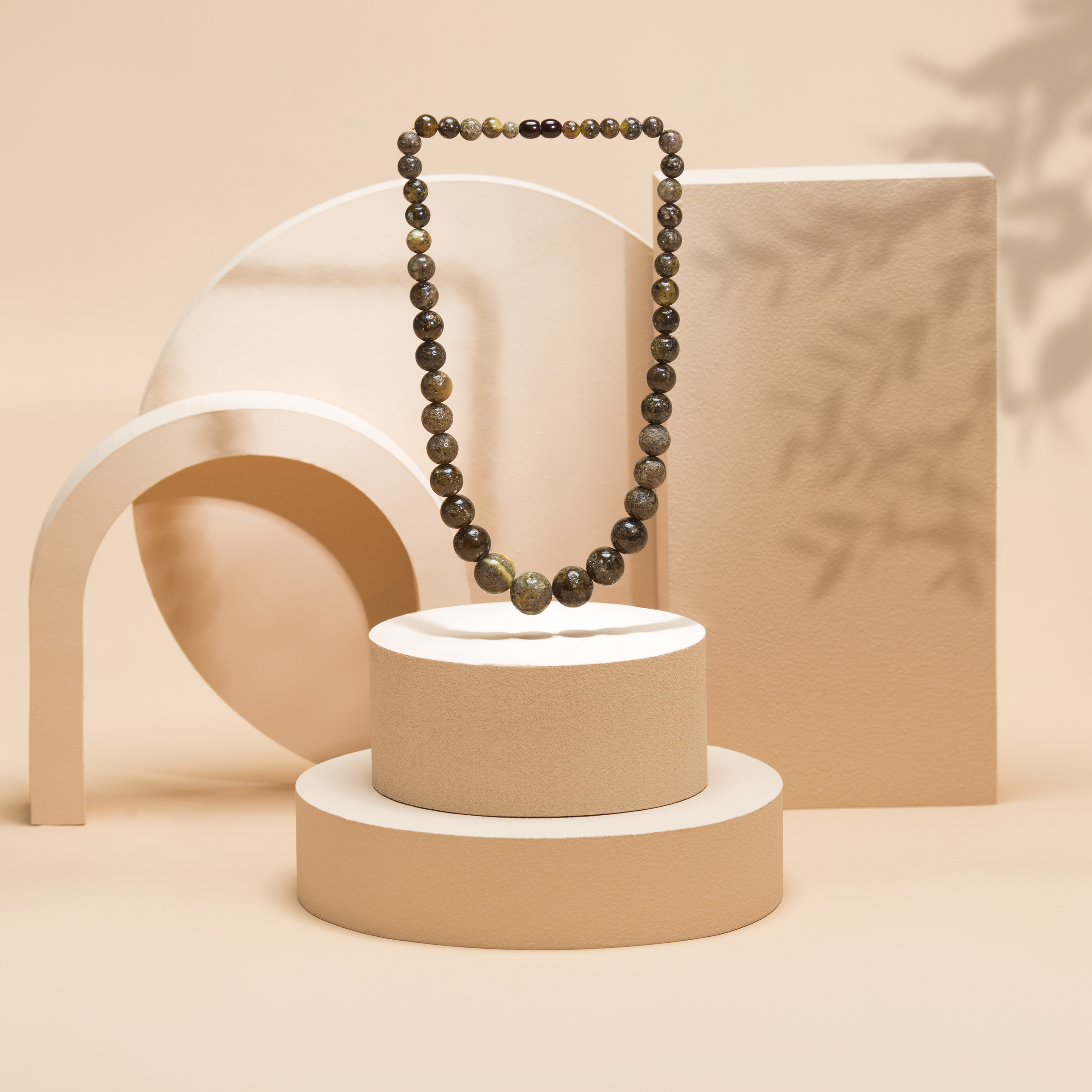 Рекламная съемка янтарных украшений для Blosberrys. Фотостудия «Gelios». Фотосессии в Калининграде