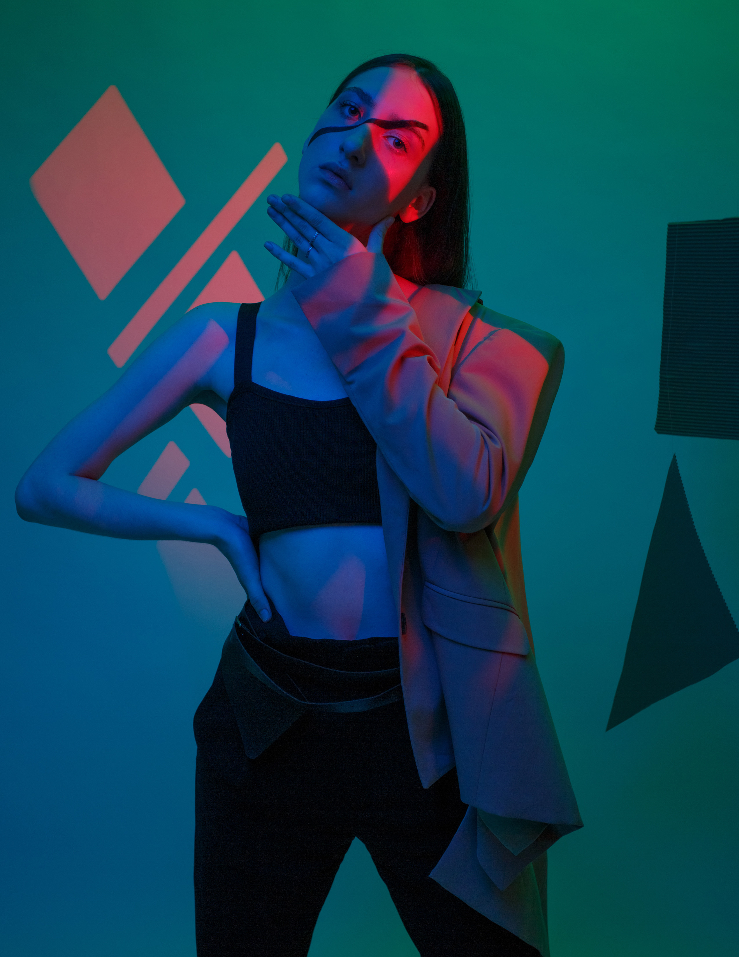 Контент-съемка для магазина одежды в эстетике кубизма. Фотостудия «Gelios». Фотосессии в Калининграде