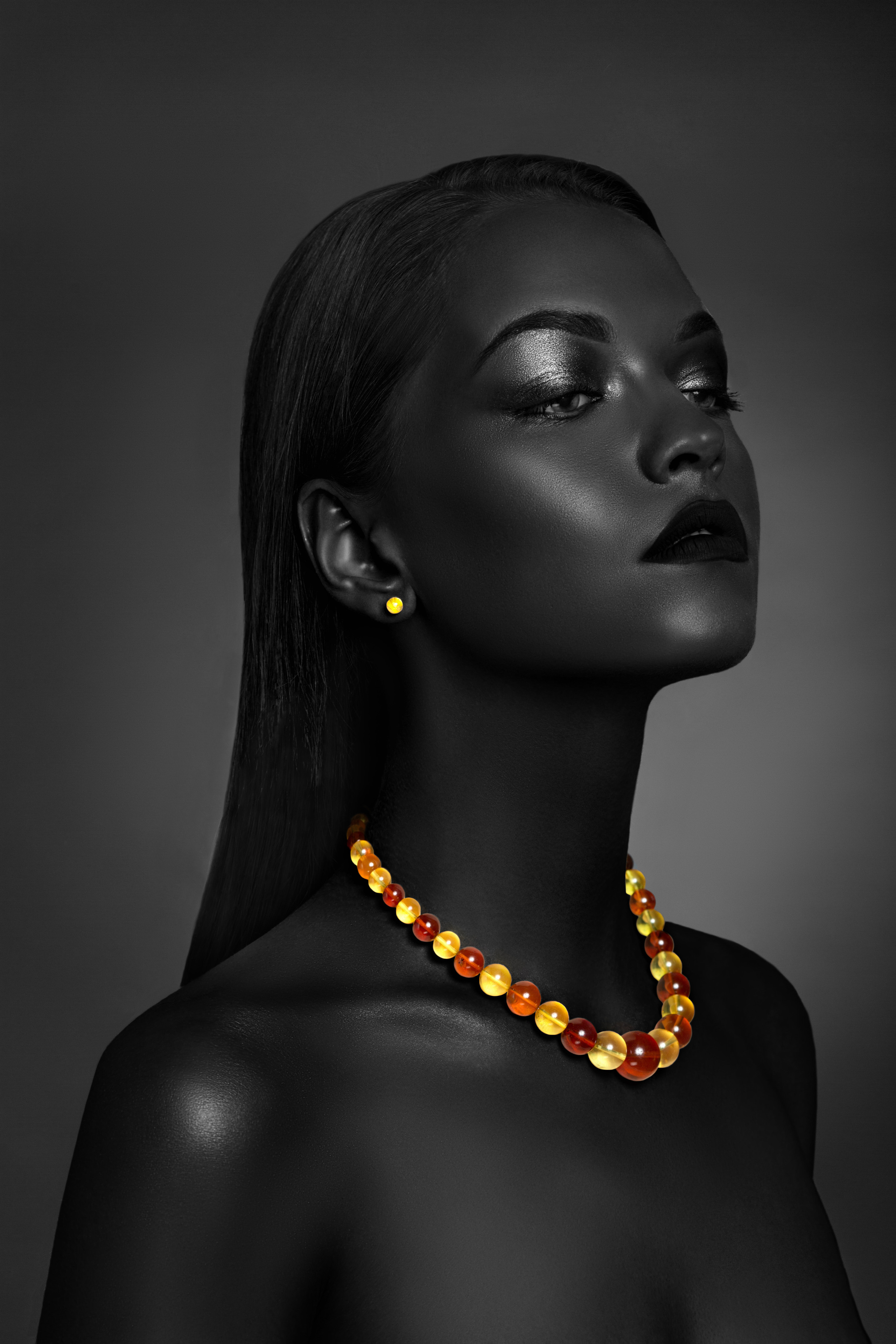 Рекламная съемка янтарных украшений для Blosberrys. Фотостудия «Gelios». Фотосессии в Калининграде