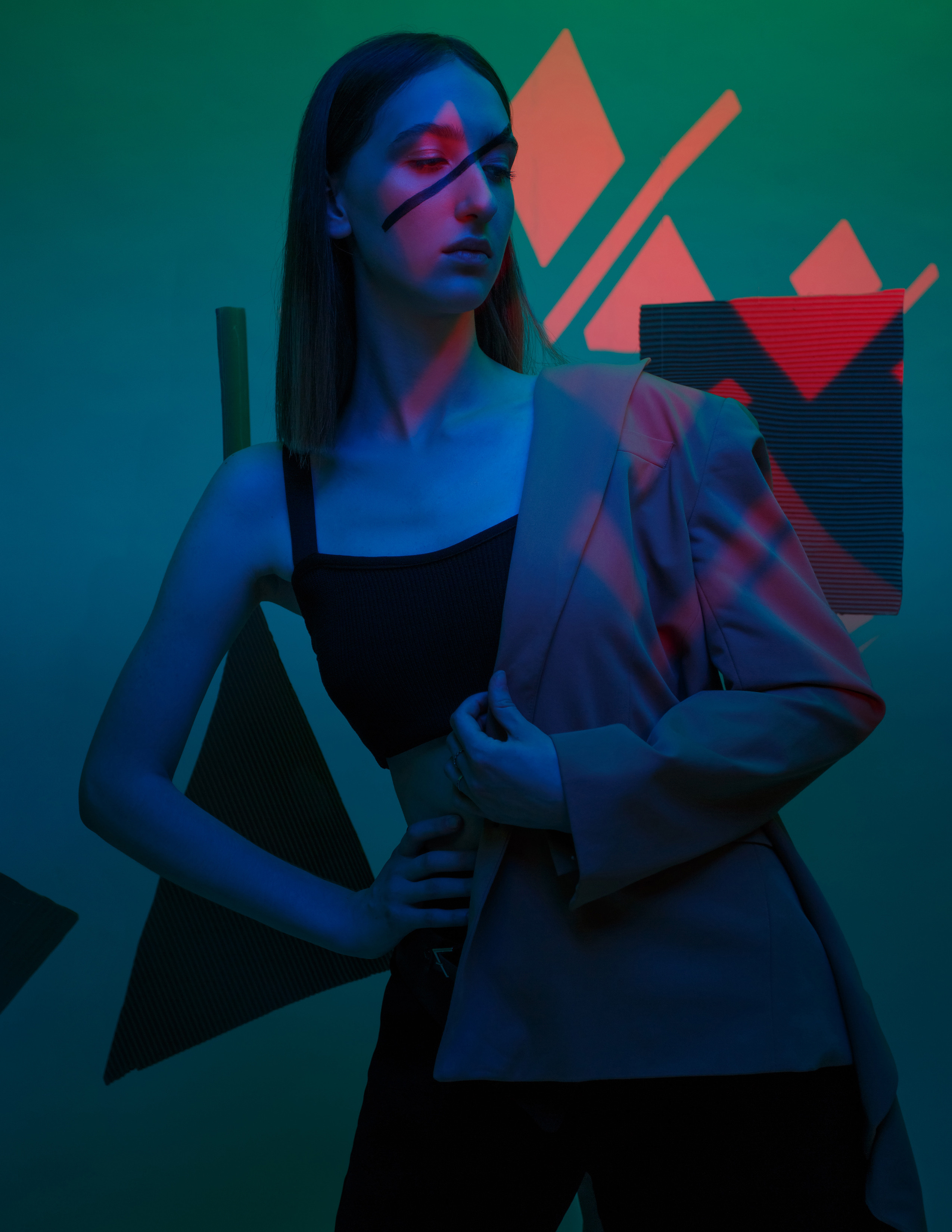 Контент-съемка для магазина одежды в эстетике кубизма. Фотостудия «Gelios». Фотосессии в Калининграде