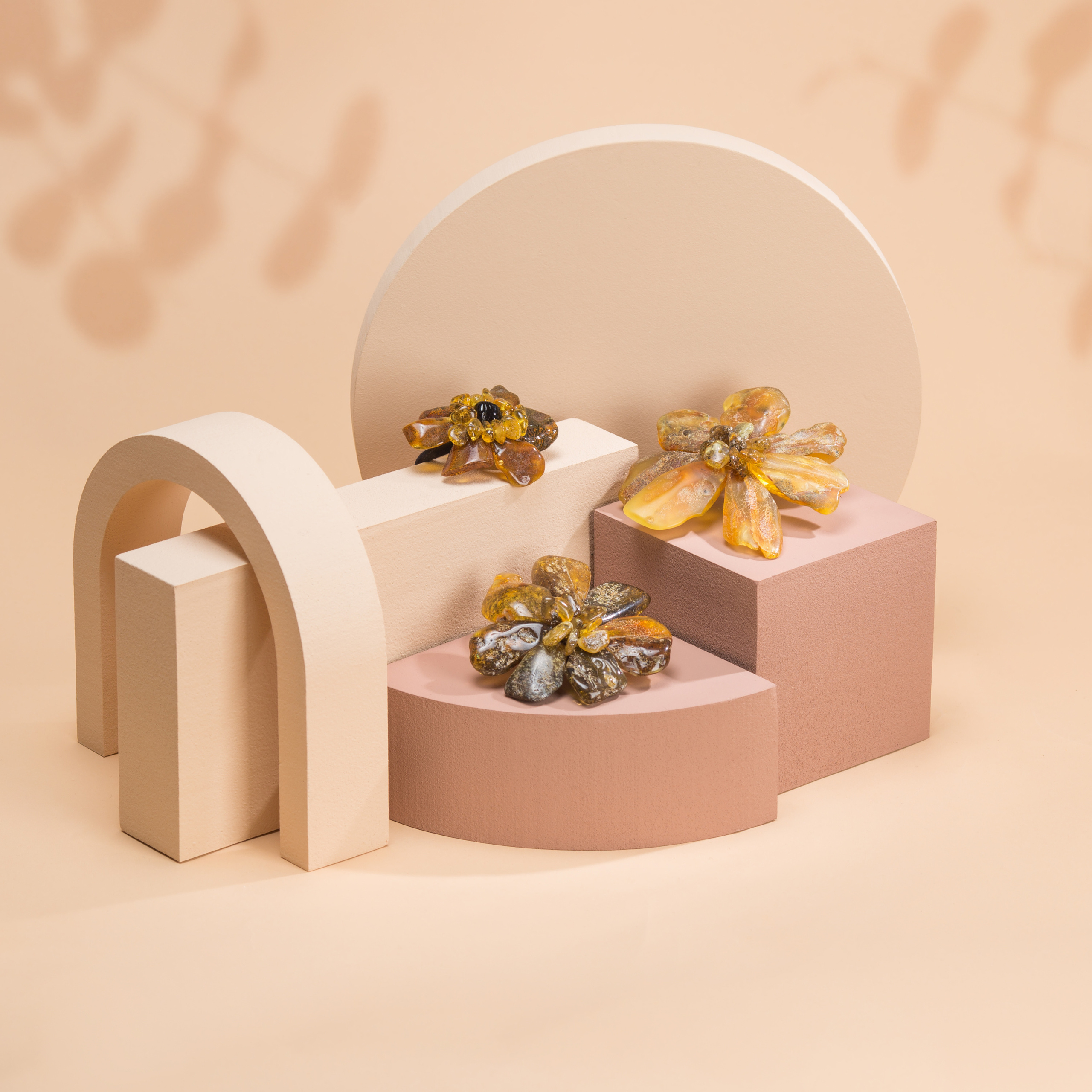 Рекламная съемка янтарных украшений для Blosberrys. Фотостудия «Gelios». Фотосессии в Калининграде