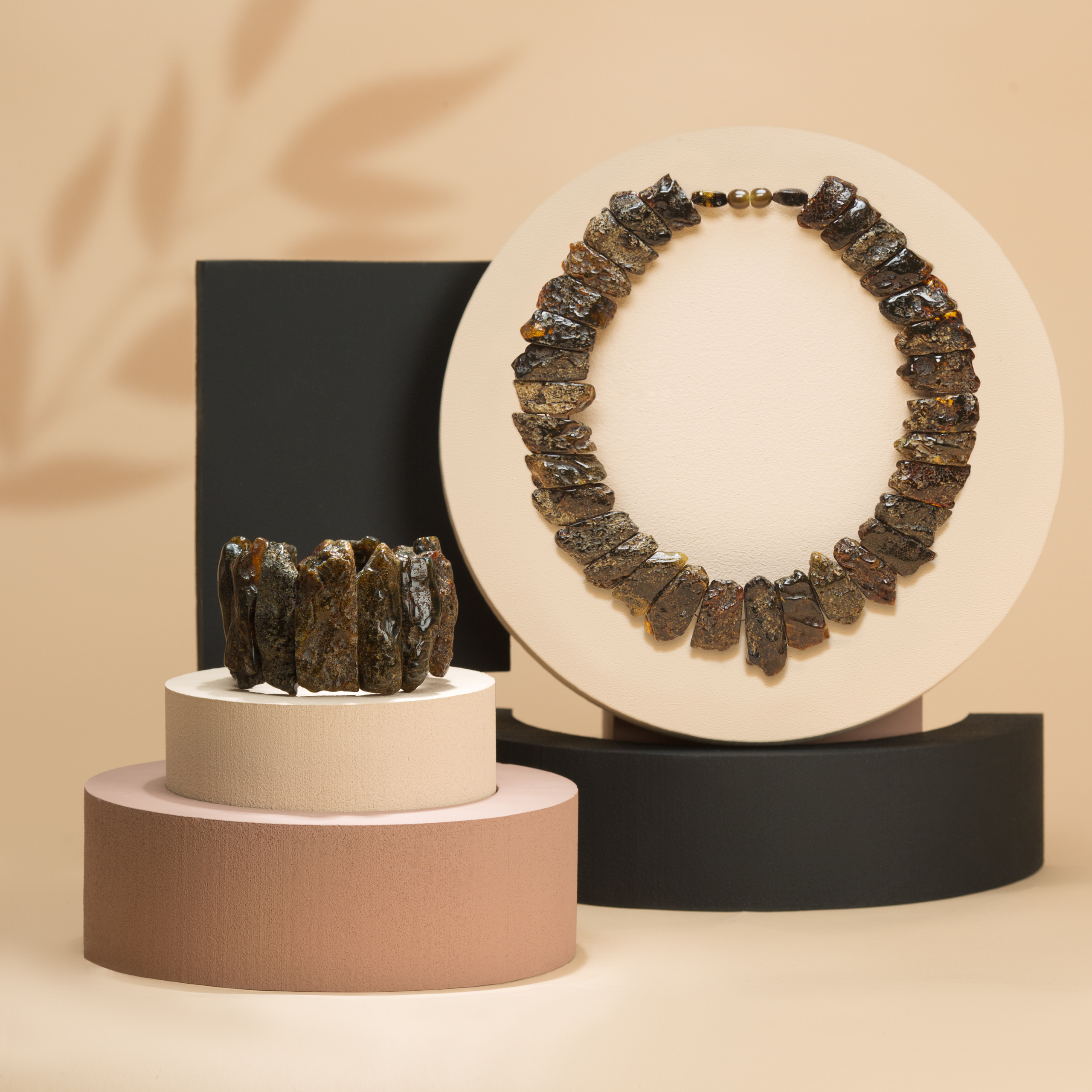 Рекламная съемка янтарных украшений для Blosberrys. Фотостудия «Gelios». Фотосессии в Калининграде