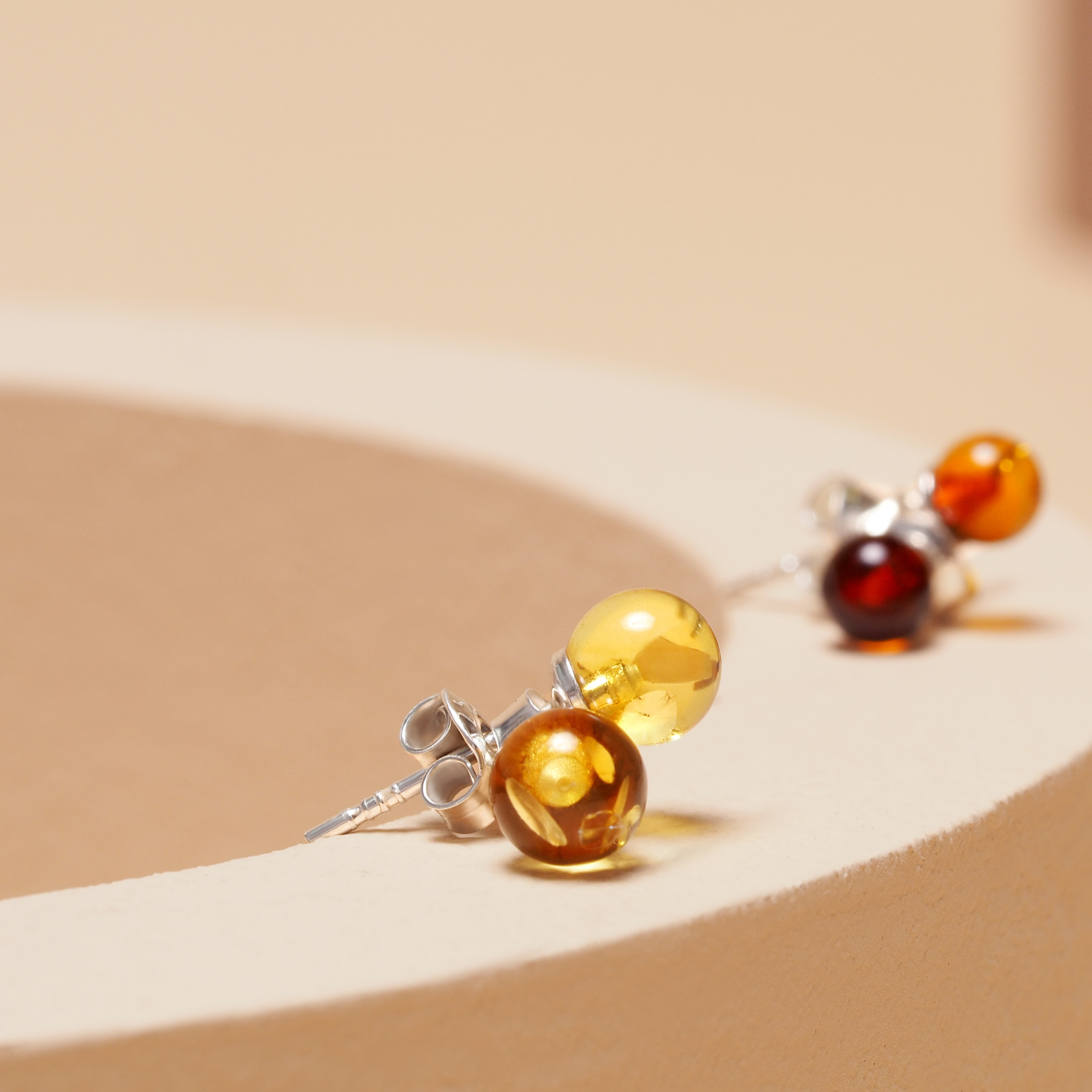 Рекламная съемка янтарных украшений для Blosberrys. Фотостудия «Gelios». Фотосессии в Калининграде