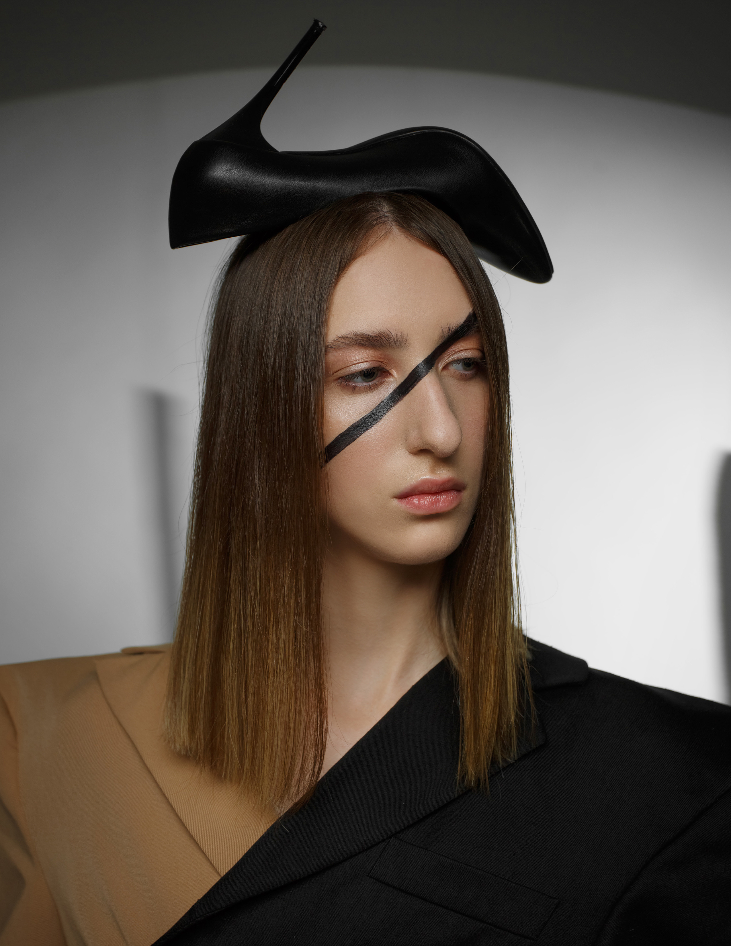 Контент-съемка для магазина одежды в эстетике кубизма. Фотостудия «Gelios». Фотосессии в Калининграде