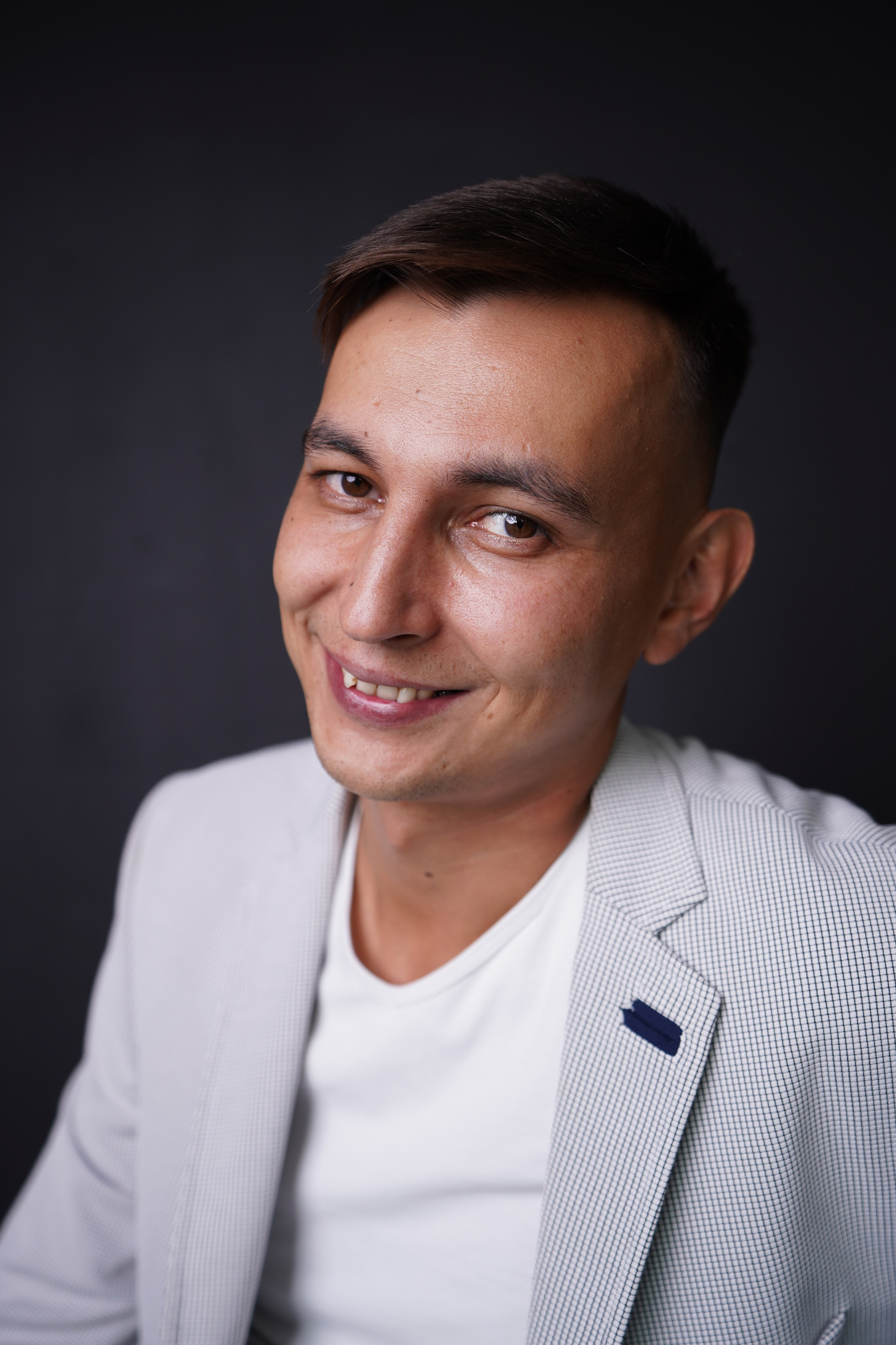 Ведущий раз. Свадебный и репортажный фотограф в Уфе и по России