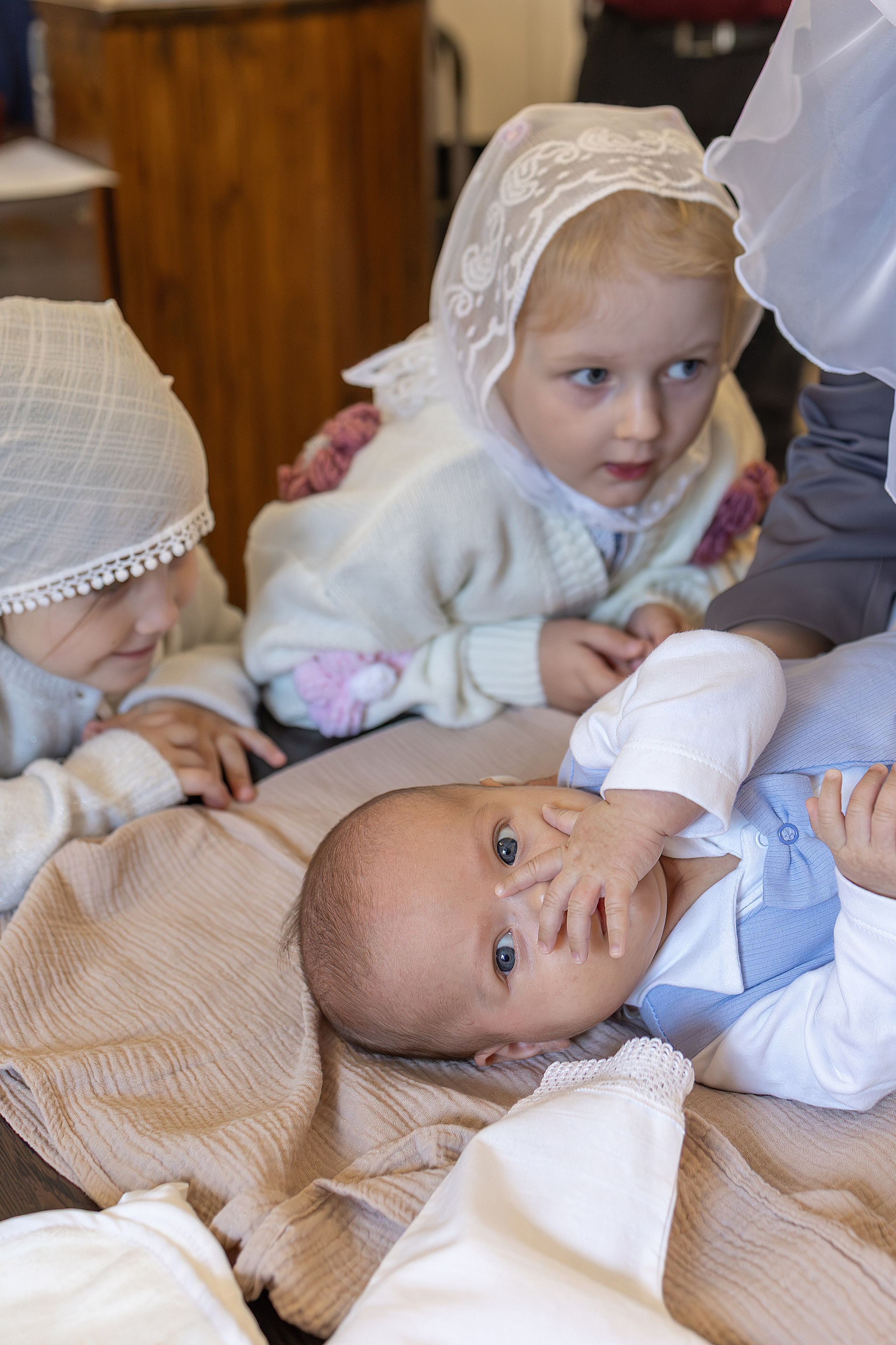 Таинство Крещения Степана в храме Воскресения Христова, с. Трубино (Калужская обл.). Надежда Стар семейный и церковный фотограф в Жукове и Калужской области