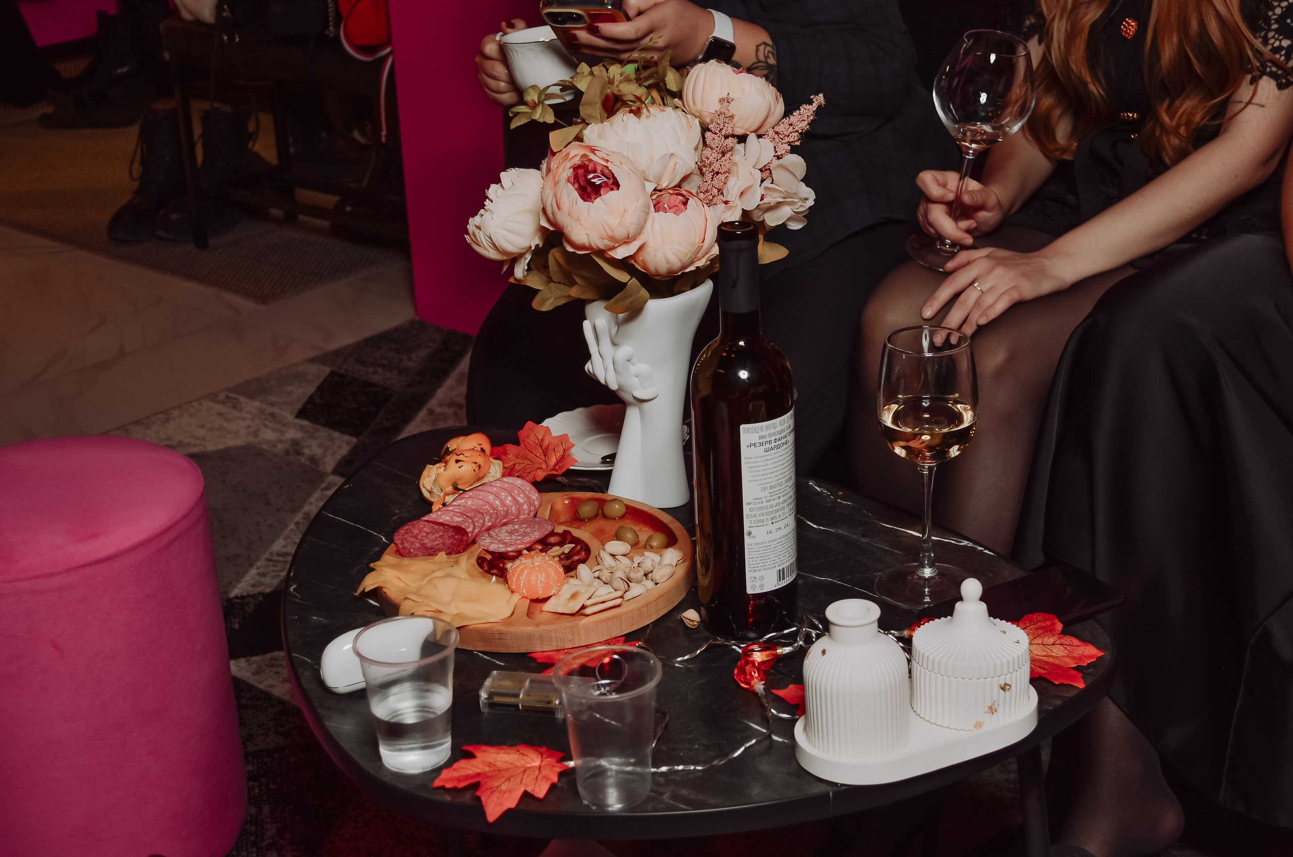 Фоторепортаж мероприятия в фитнес-клубе. Денисова Аля — фотограф для парных съемок и индивидуальных историй в Барнауле