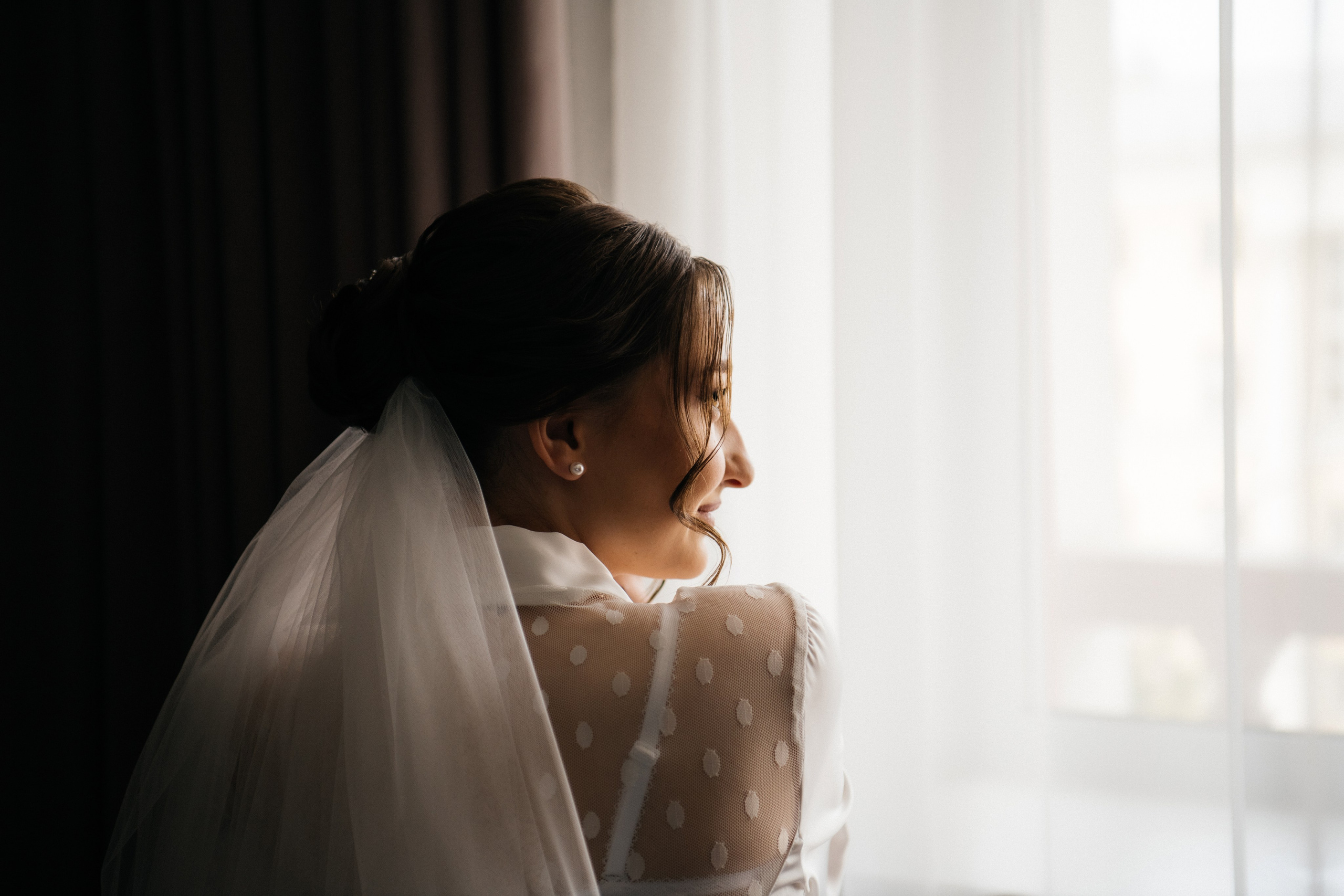 alt="Свадебная фотосессия в Барнауле. Свадебный фотограф Анна Глухова"