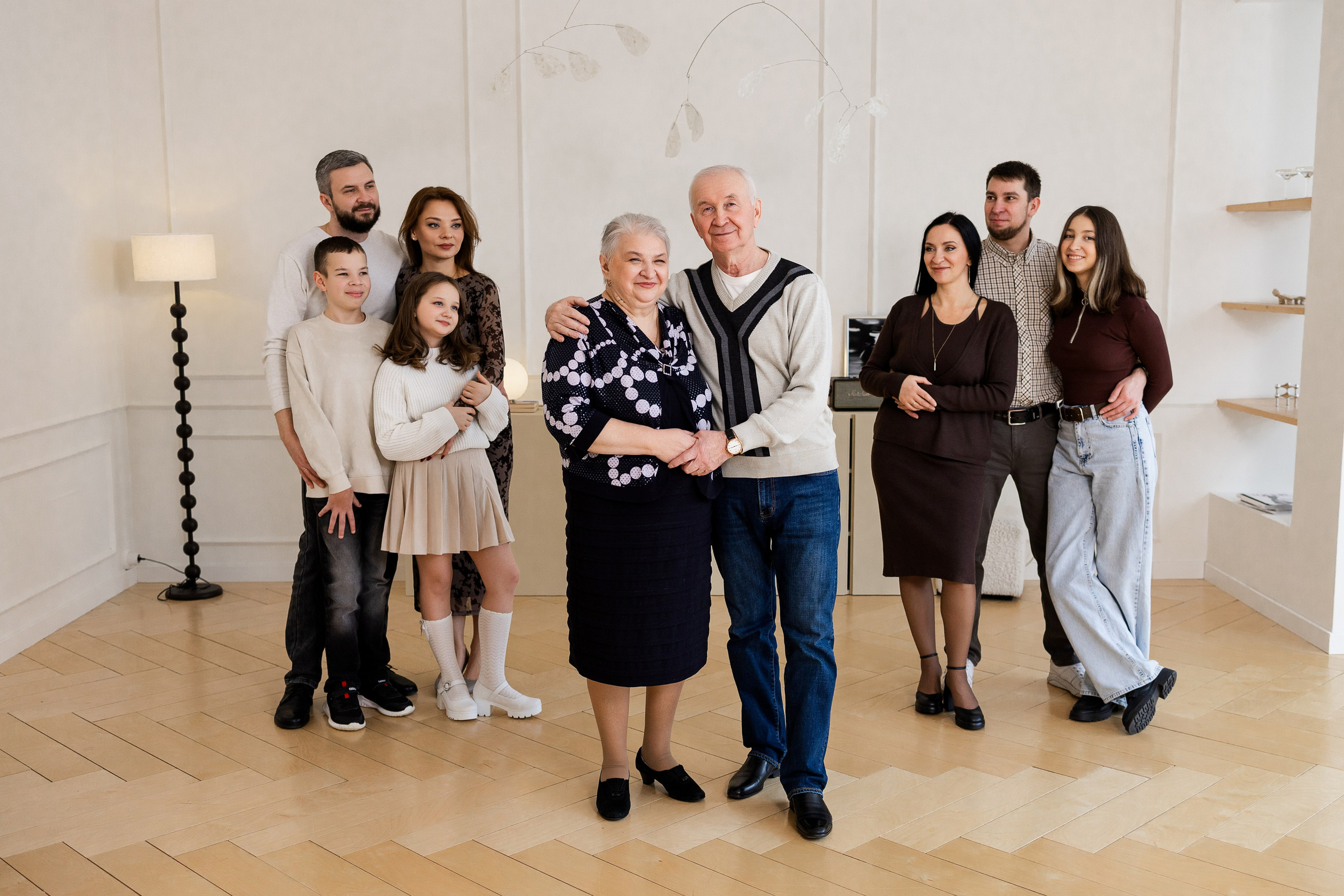 Съемка большой семьи в студии «Когда вместе». Семейный фотограф в Екатеринбурге Маргарита Курносова