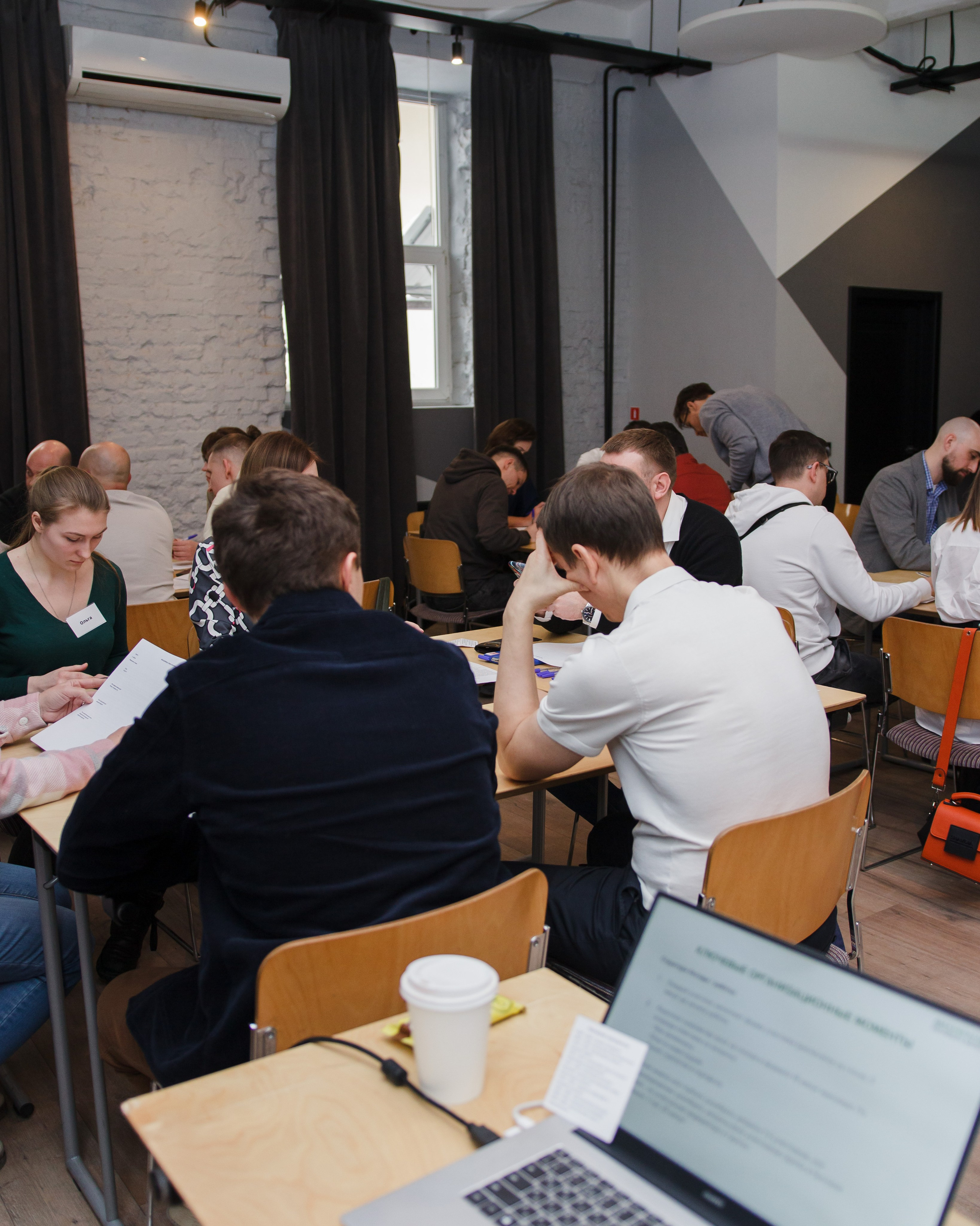 Репортаж бизнес-мероприятия. Фотограф Москва — личные фотосессии, лавстори в студии