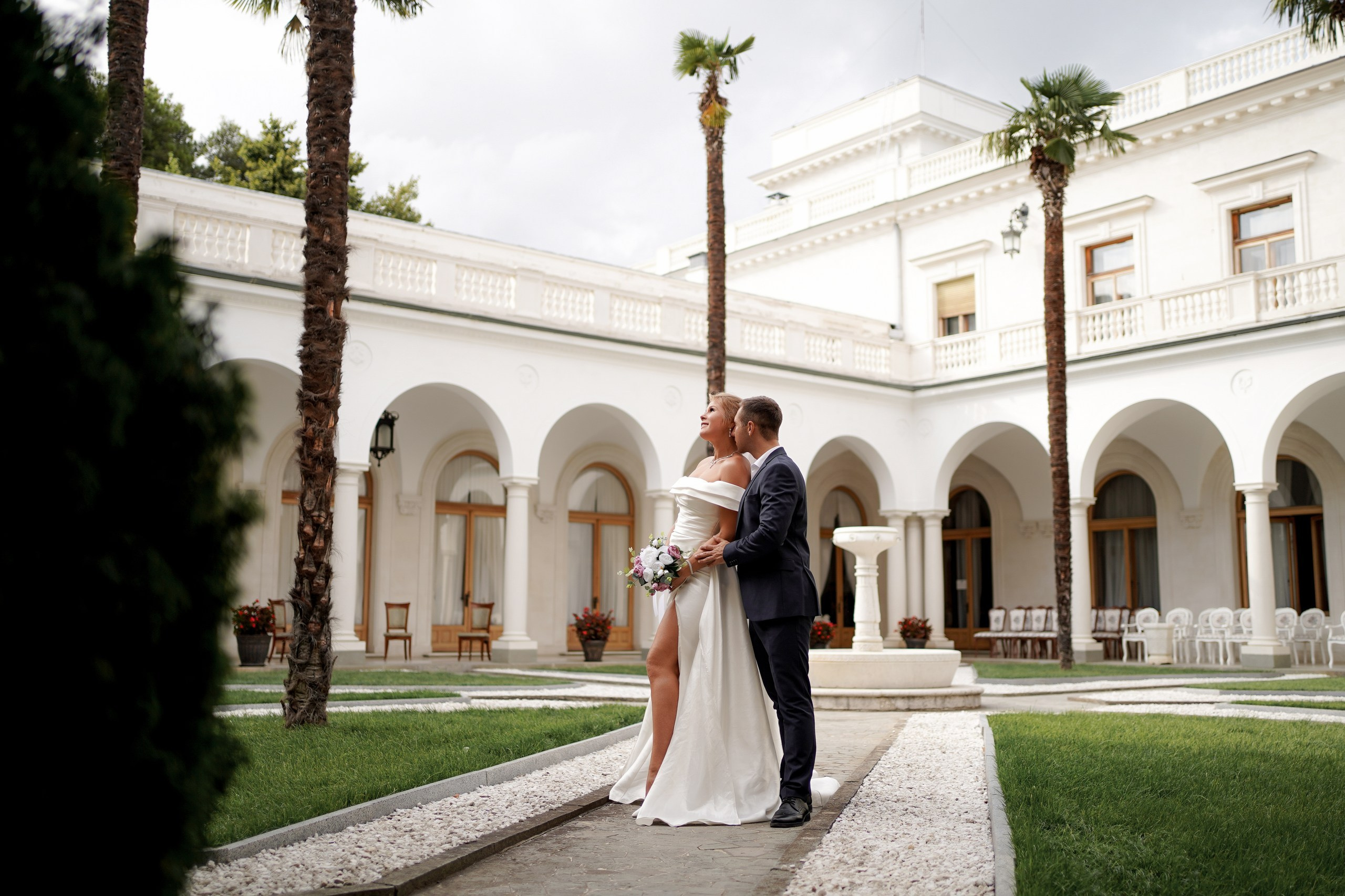 Свадебная фотосессия в Ливадийском дворце. Крым. Фотограф Алёна Чёботова. Свадебный фотограф в Ростове-на-Дону. Таинство Крещения и Венчания, семейные фотосессии. Алёна Чёботова