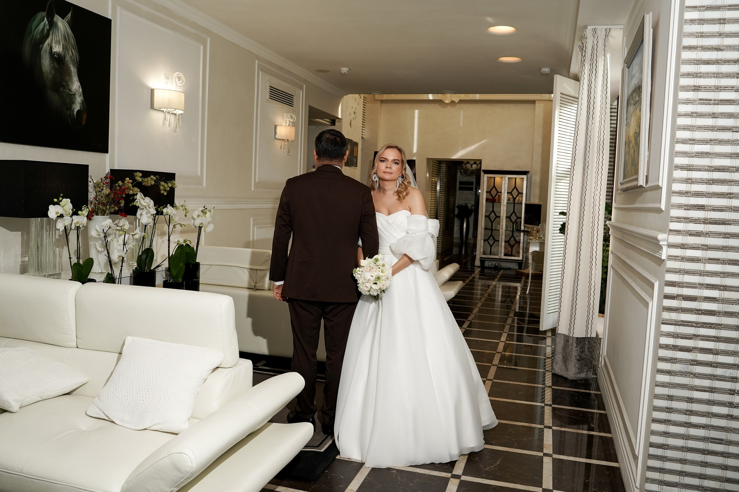 Свадебная фотосессия «4 часа». Отель Резиденция в Ростове-на-Дону. Кадры молодоженов на природе. Фотосессия банкета 1 час. Свадебный фотограф в Ростове-на-Дону. Таинство Крещения и Венчания, семейные фотосессии. Алёна Чёботова