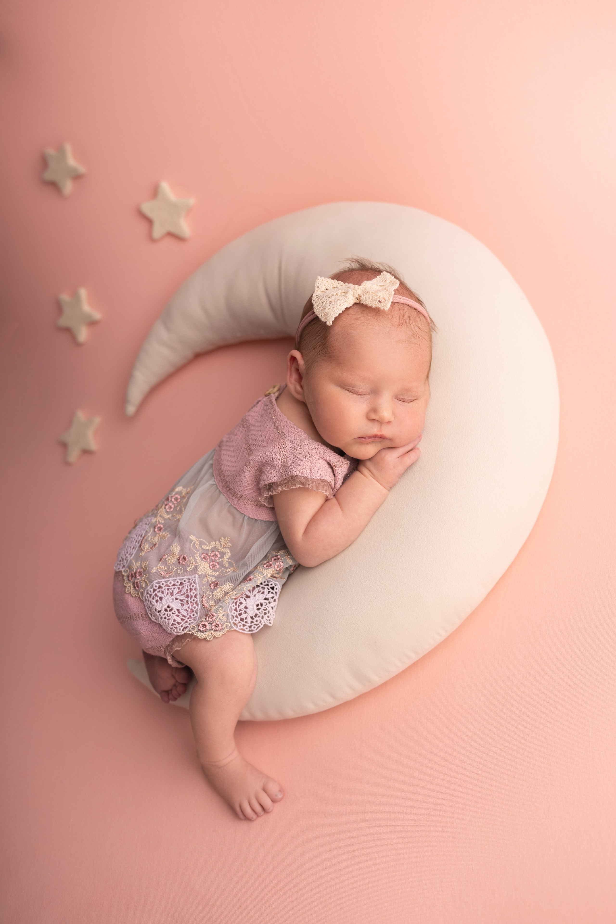 Классическая фотосессия малыша. Фотограф новорожденных малышей в Омске и Омской области Эльвира Камаева