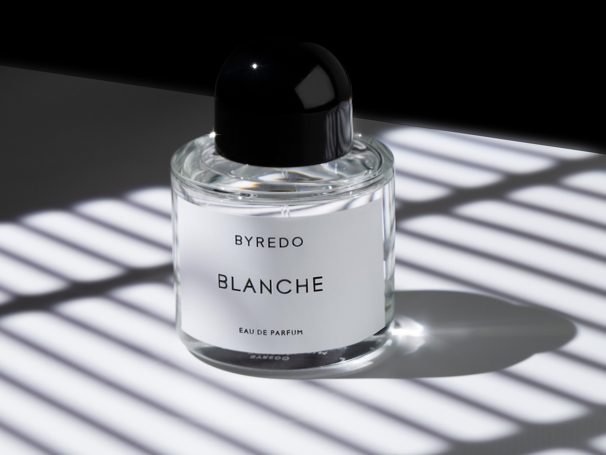 Духи. Предметная фотография