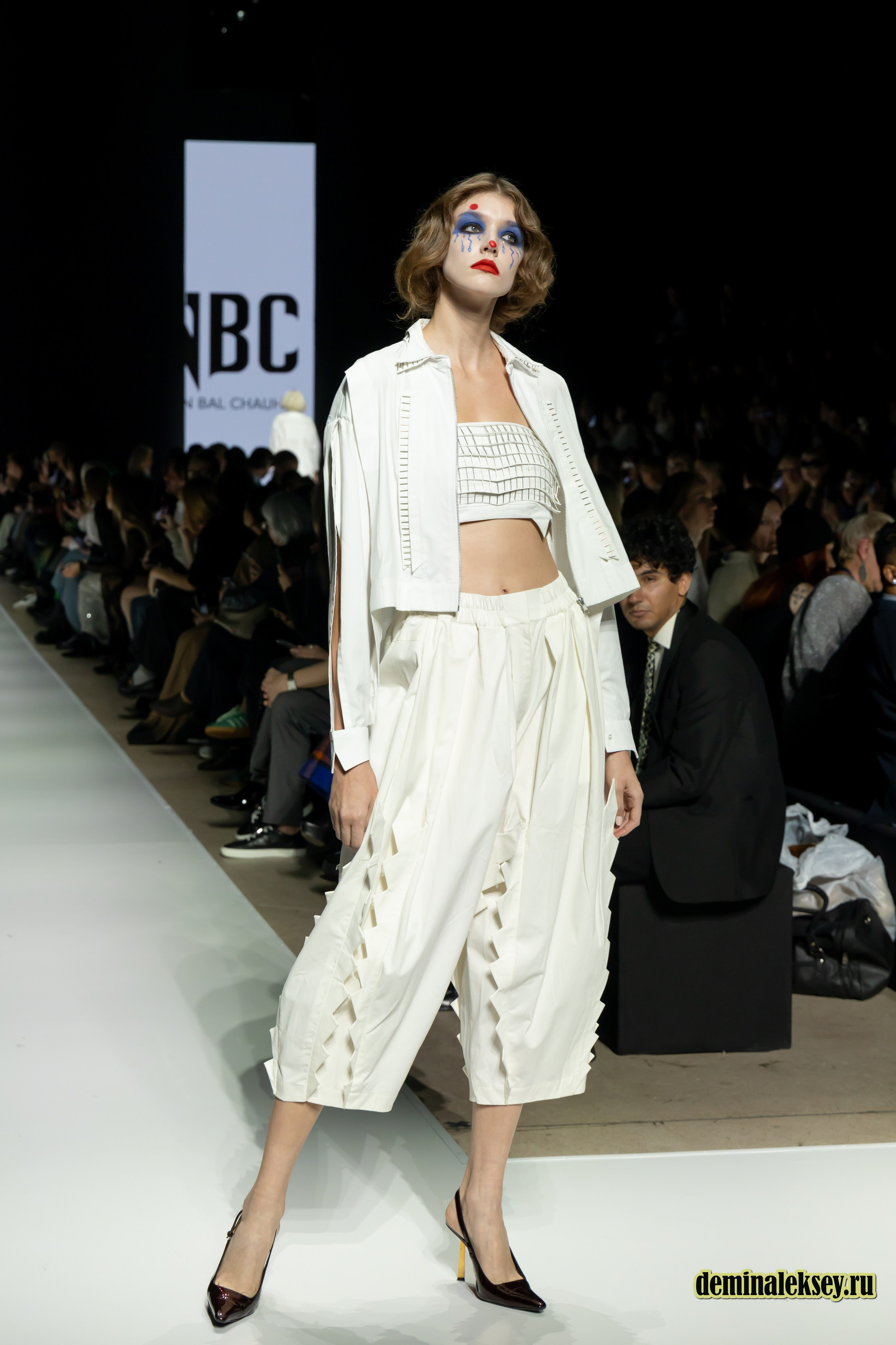 Московская неделя моды 2024 9 октября дизайнер NITIN BAL CHAHUAN presented by Fashion Design Council of India. Репортажный, семейный и студийный фотограф в Москве Демин Алексей