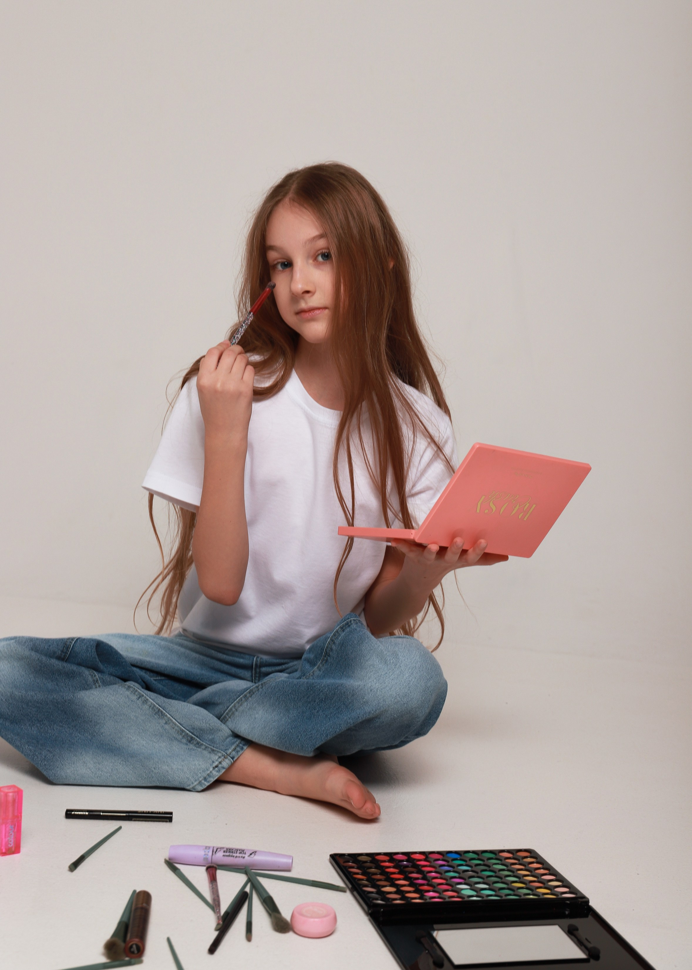 В джинсах. Фотограф Юлия Мальцева