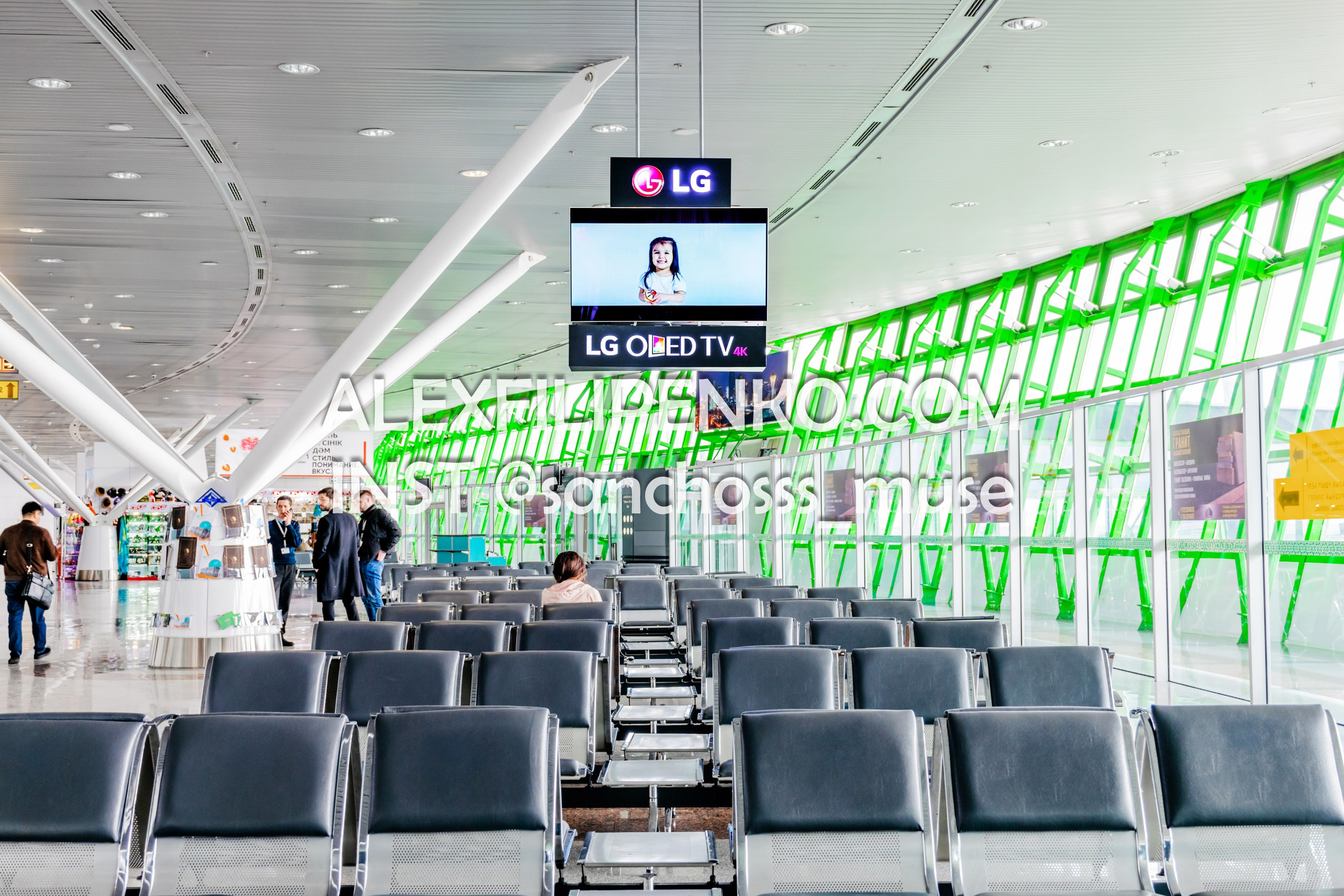 Фотосъемка для рекламного оператора MYD Production в Аэропорту Астаны. Фотограф интерьера недвижимости и архитектуры в Астане